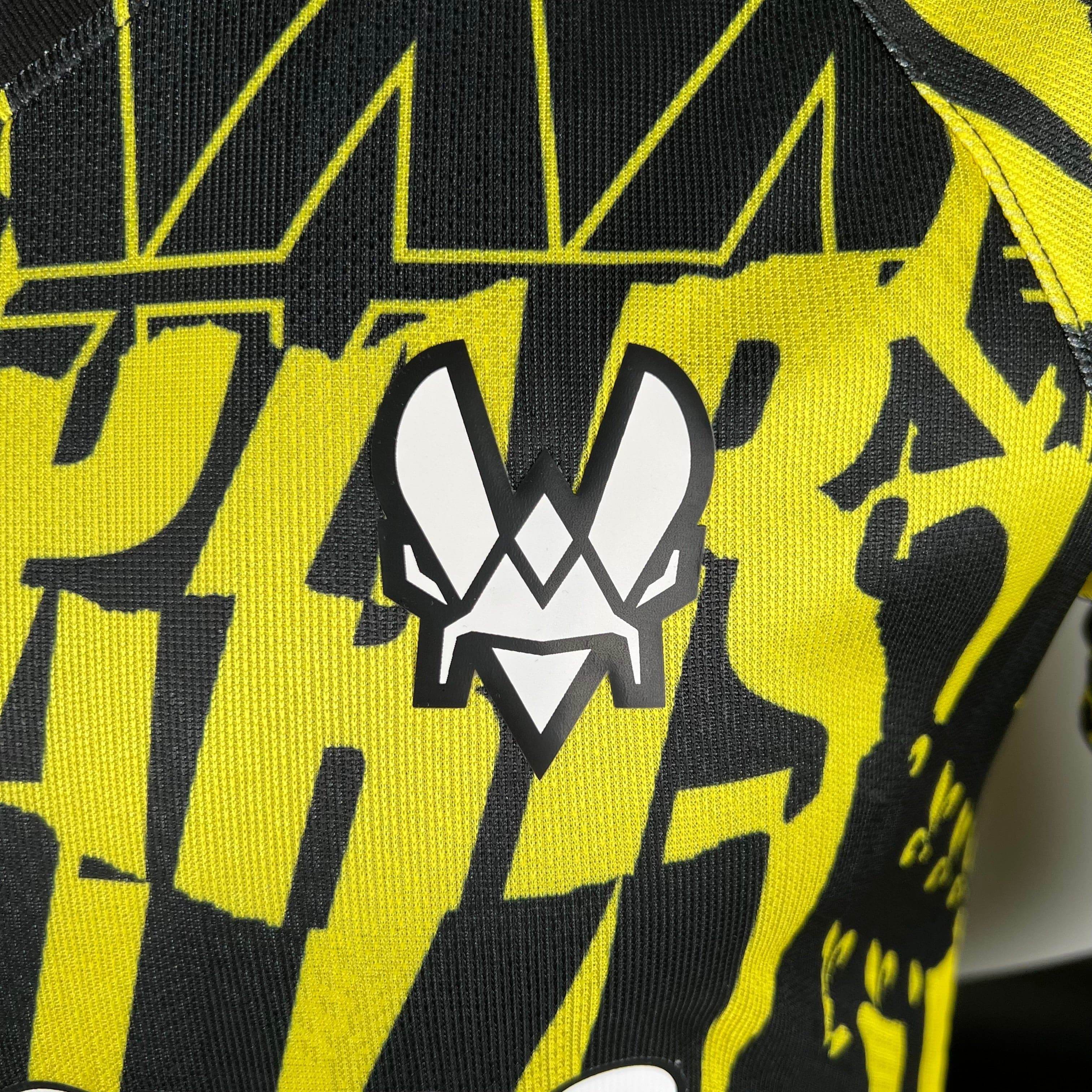 LITTLE BEE l 23/24 HOMBRE - ZonaCamisetas