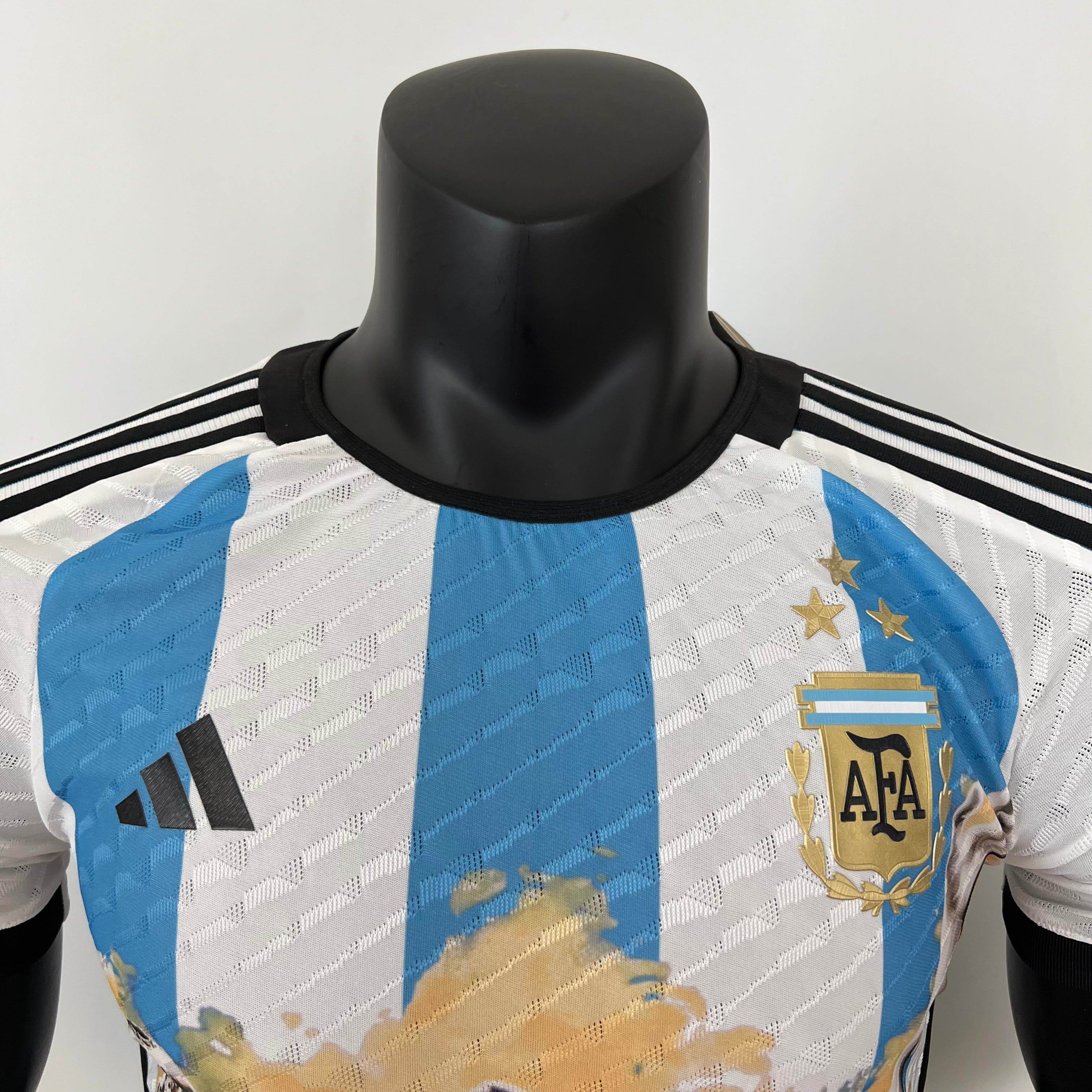 CAMISETA ARGENTINA EDICIÓN COMEMORATIVA III 23/24 HOMBRE (VERSIÓN JUGADOR) - ZonaCamisetas