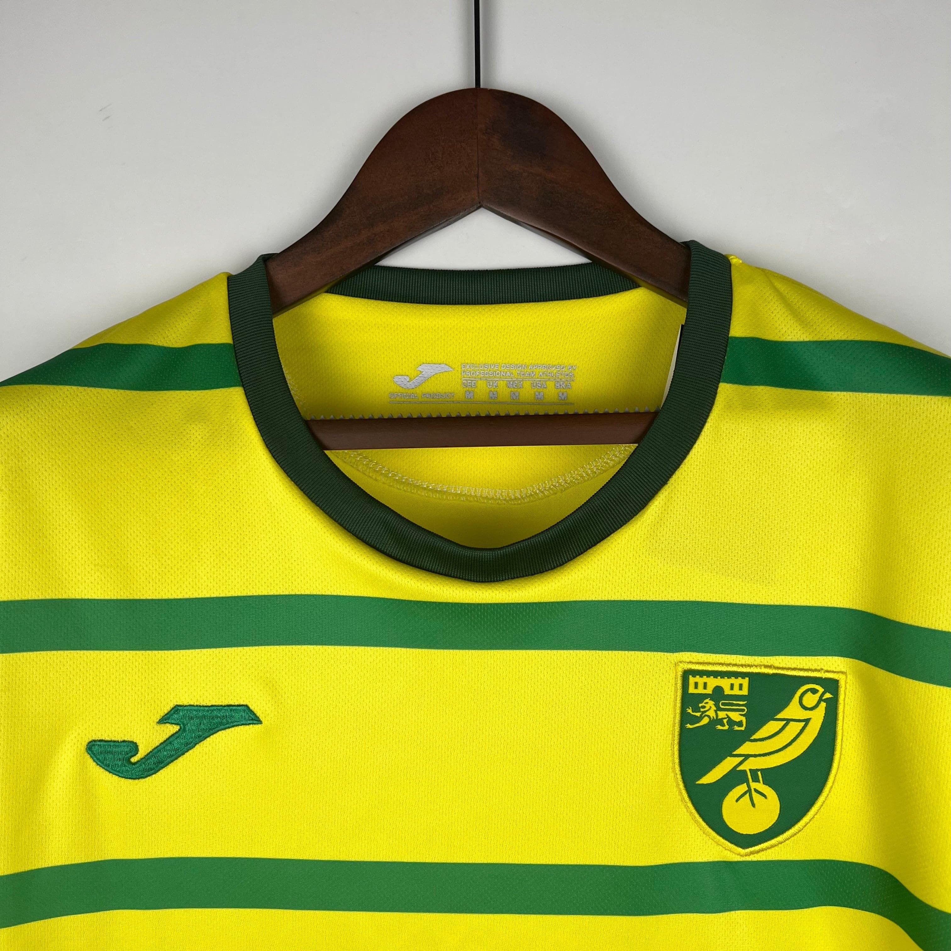CAMISETA NORWICH I 23/24 HOMBRE (VERSIÓN FAN)