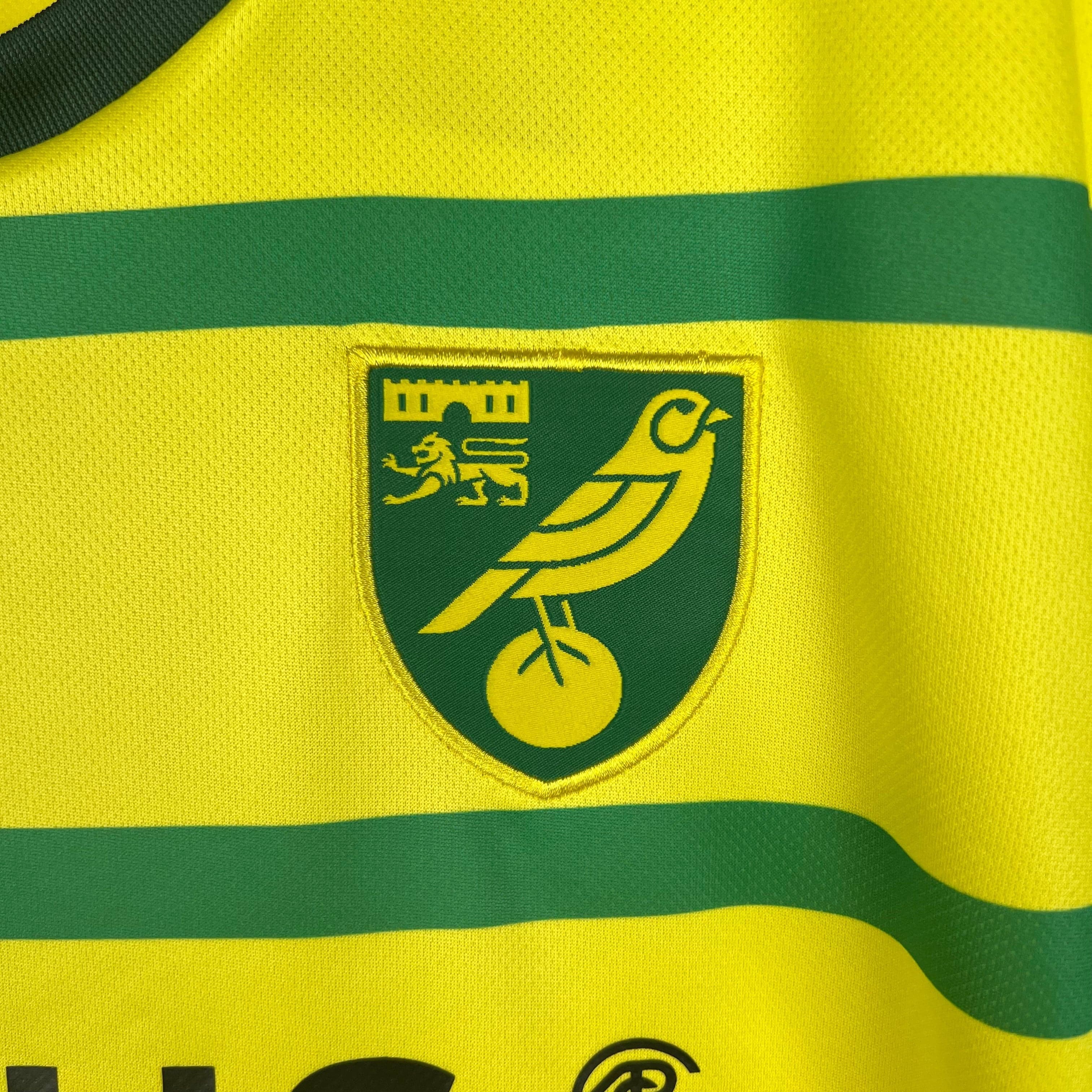 CAMISETA NORWICH I 23/24 HOMBRE (VERSIÓN FAN)