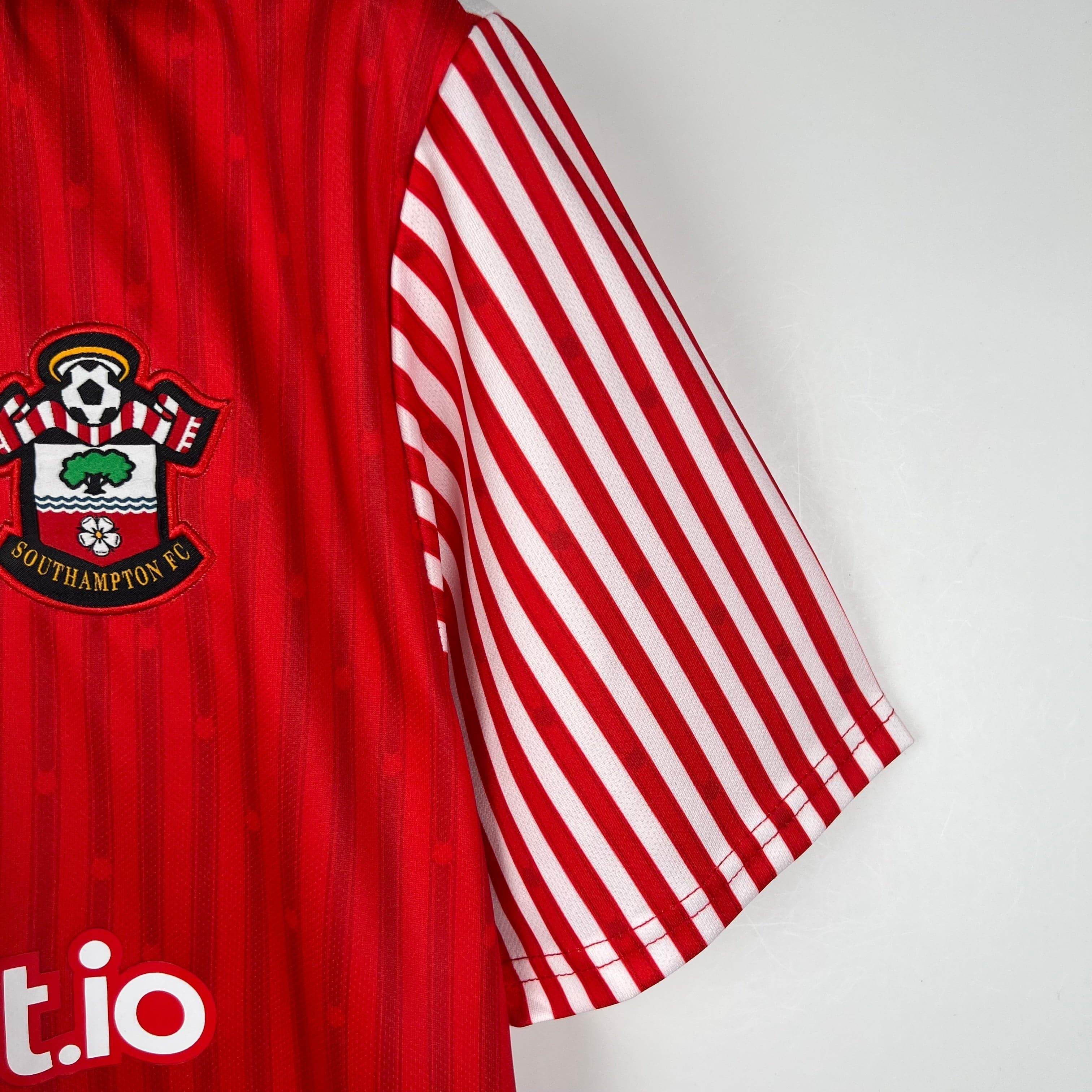 CAMISETA SOUTHAMPTON I 23/24 HOMBRE (VERSIÓN FAN) - ZonaCamisetas