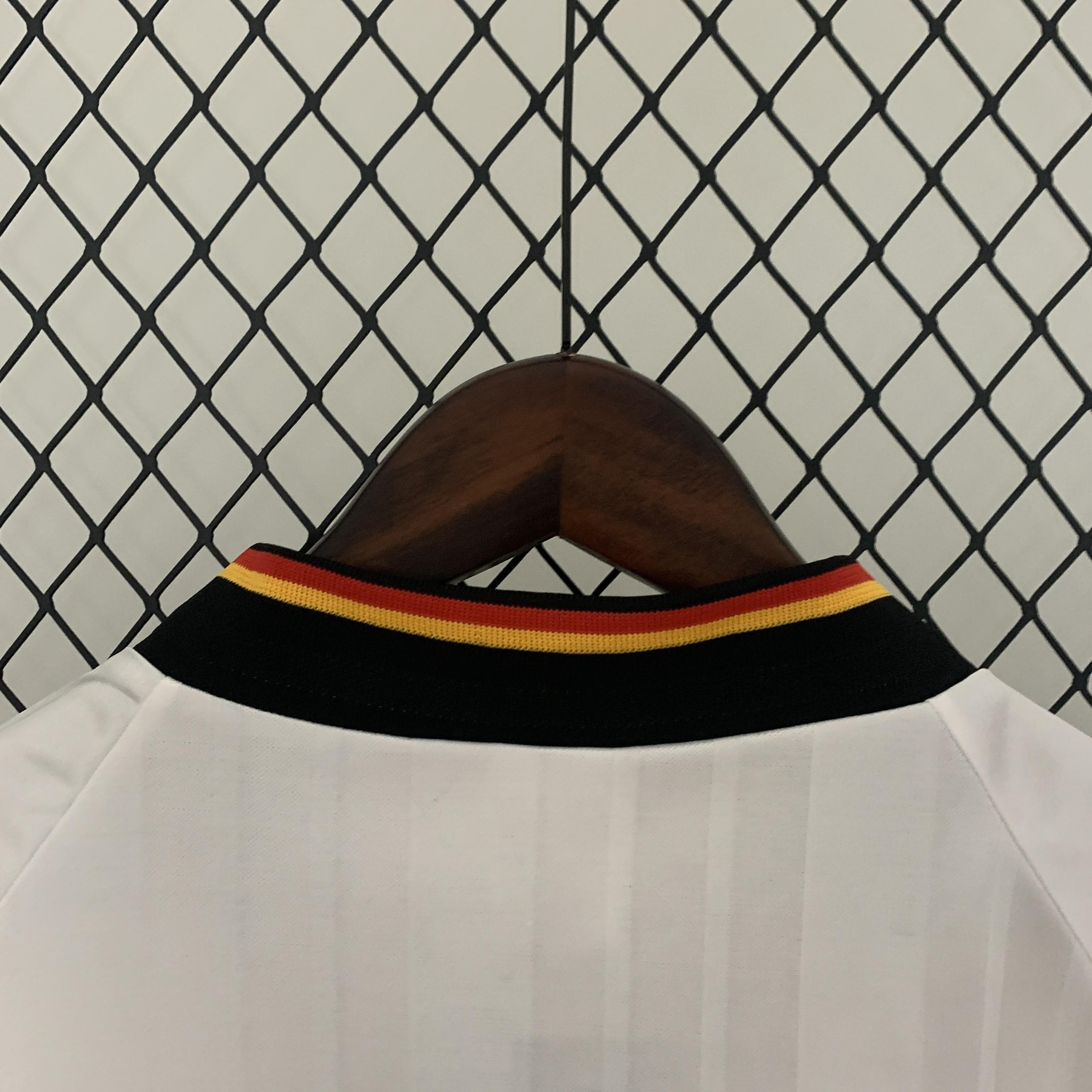 ZonaCamisetas ALEMANIA I 1992 HOMBRE (RETRO) La Pelota Mundo ALEMANIA GERMANY
