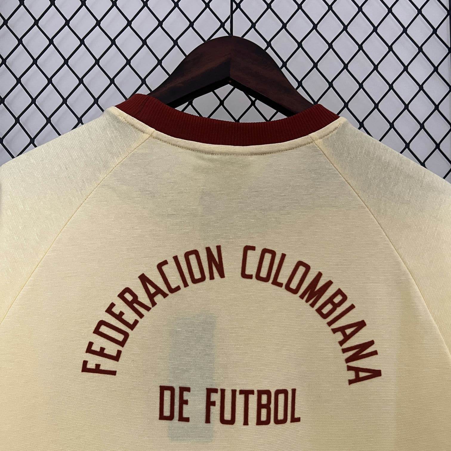 CAMISETA COLOMBIA I EDICIÓN ESPECIAL HOMBRE (RETRO) - ZonaCamisetas