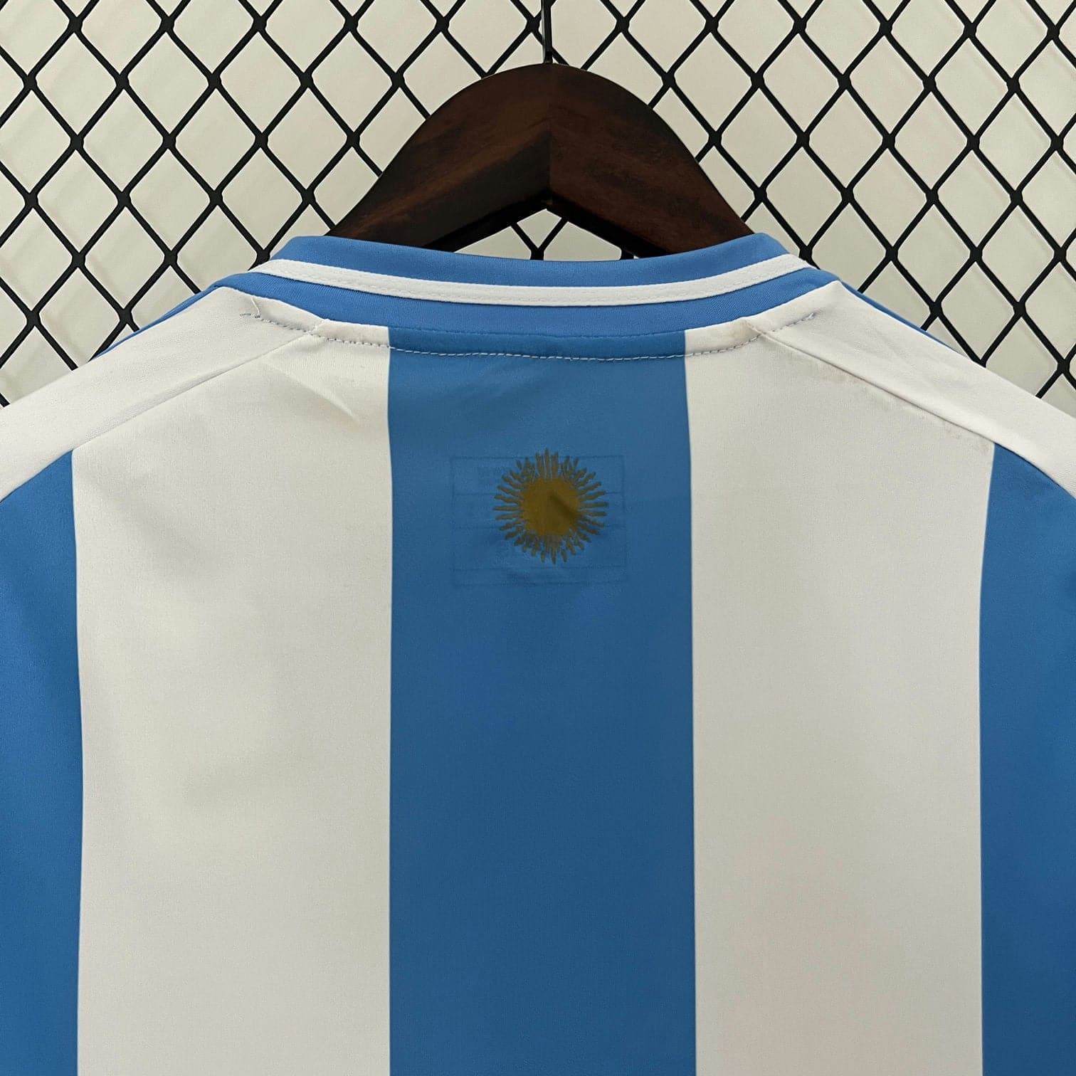 CAMISETA ARGENTINA I COPA AMÉRICA 2024 HOMBRE (VERSIÓN FAN) - ZonaCamisetas
