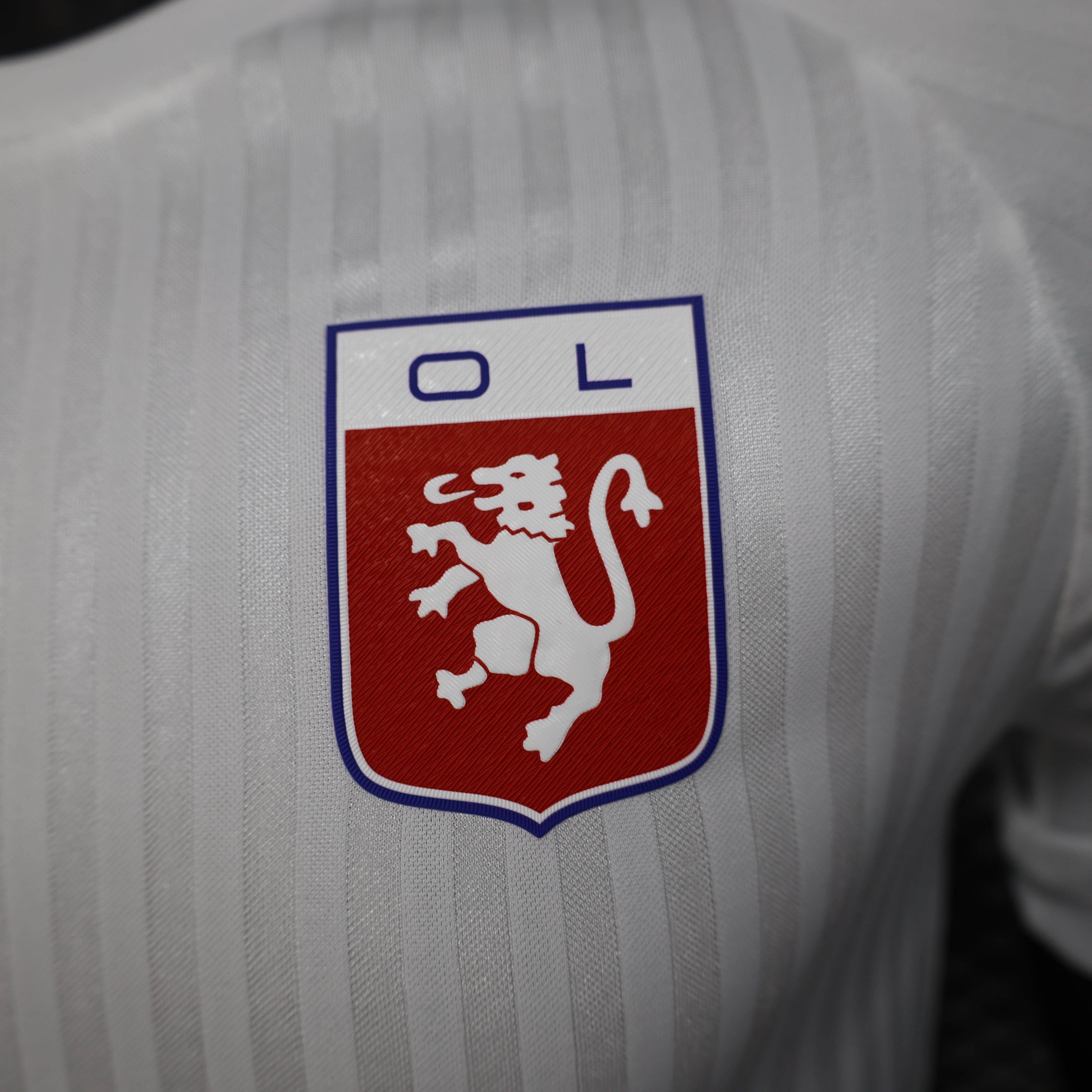 CAMISETA OLYMPIQUE DE LYON I 25/26 HOMBRE (VERSIÓN JUGADOR) - ZonaCamisetas