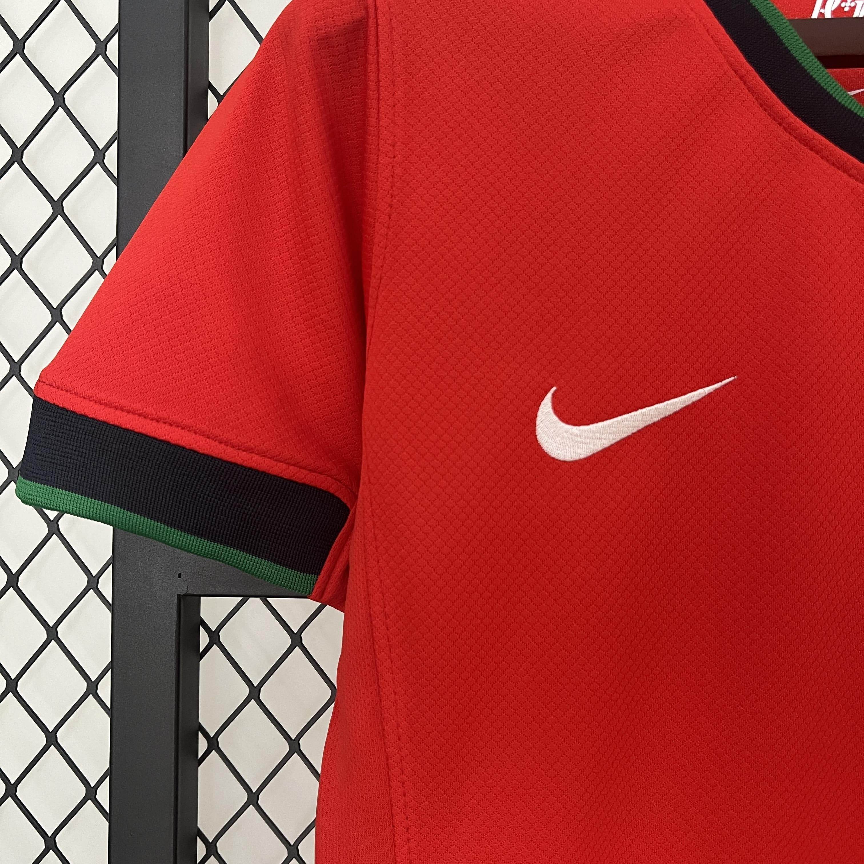 CAMISETA PORTUGAL l 2024 MUJER (VERSIÓN FAN) - ZonaCamisetas
