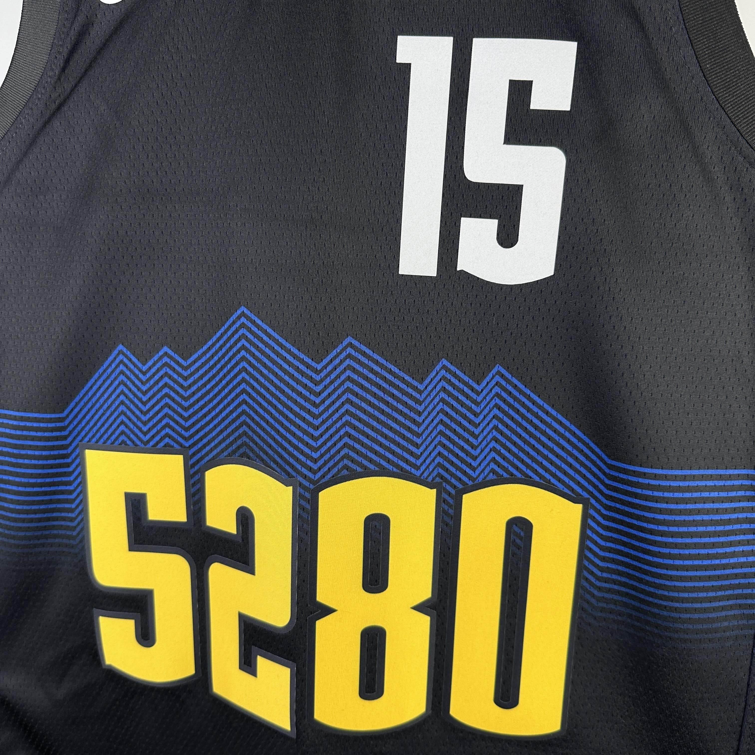 CAMISETA NUGGETS SEASON 24 HOMBRE EDICIÓN JOKIC (NBA) - ZonaCamisetas