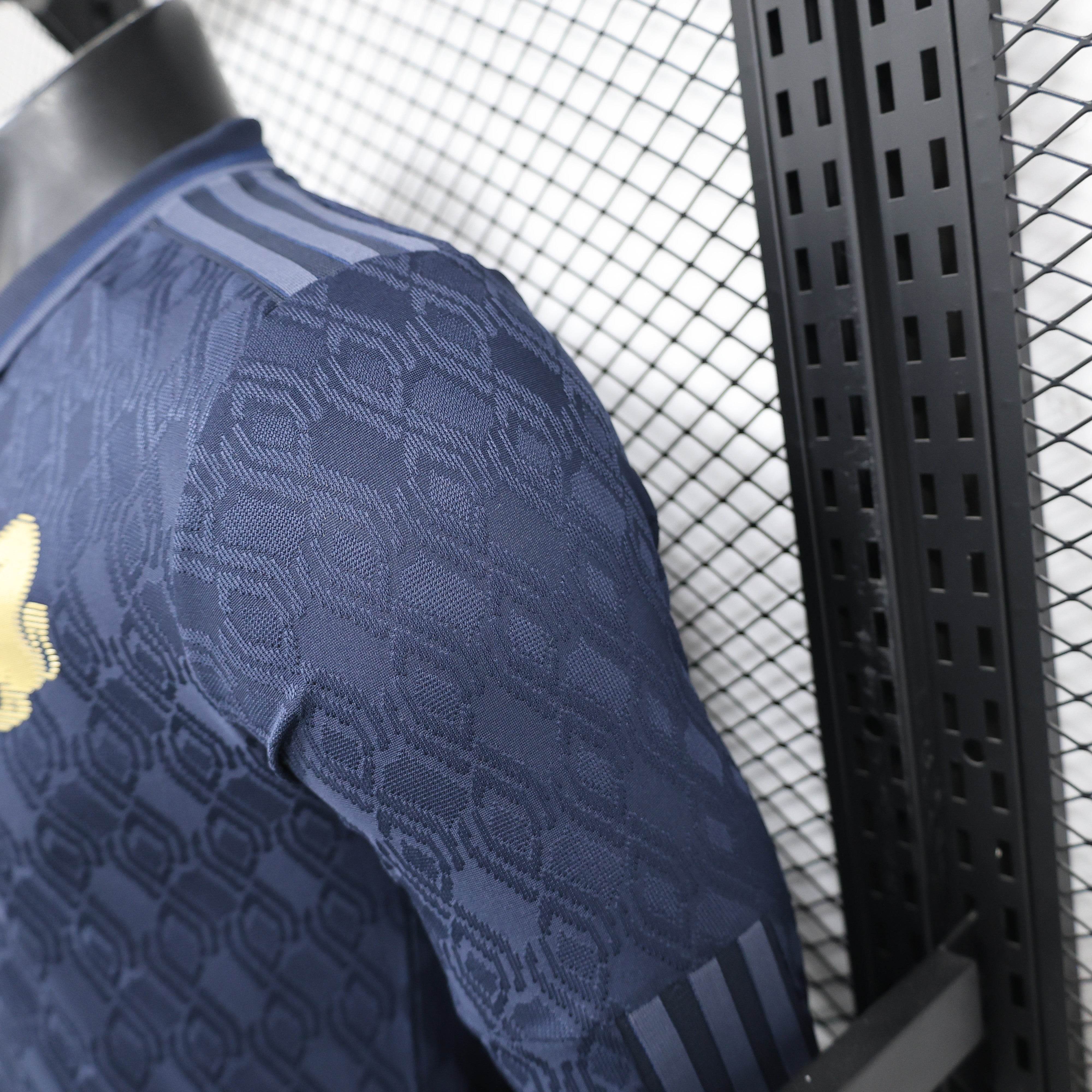 CAMISETA JUVENTUS l 24/25 MANGA LARGA HOMBRE (VERSION JUGADOR) - ZonaCamisetas