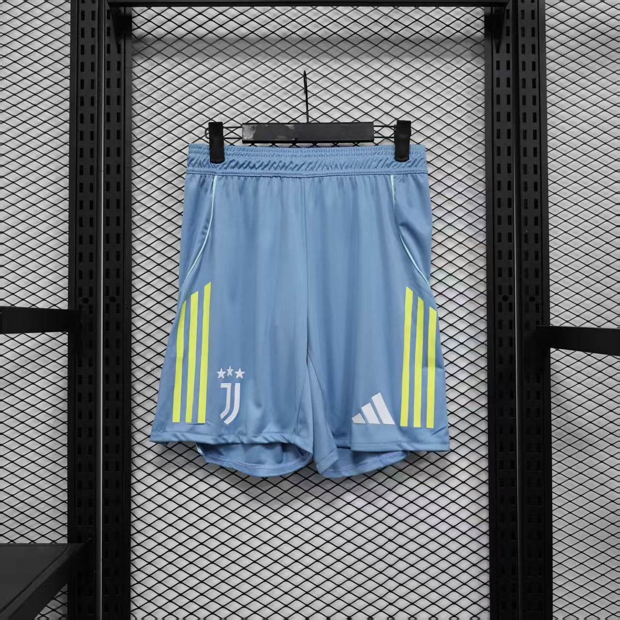 JUVENTUS SHORT II 25/26 - ZonaCamisetas
