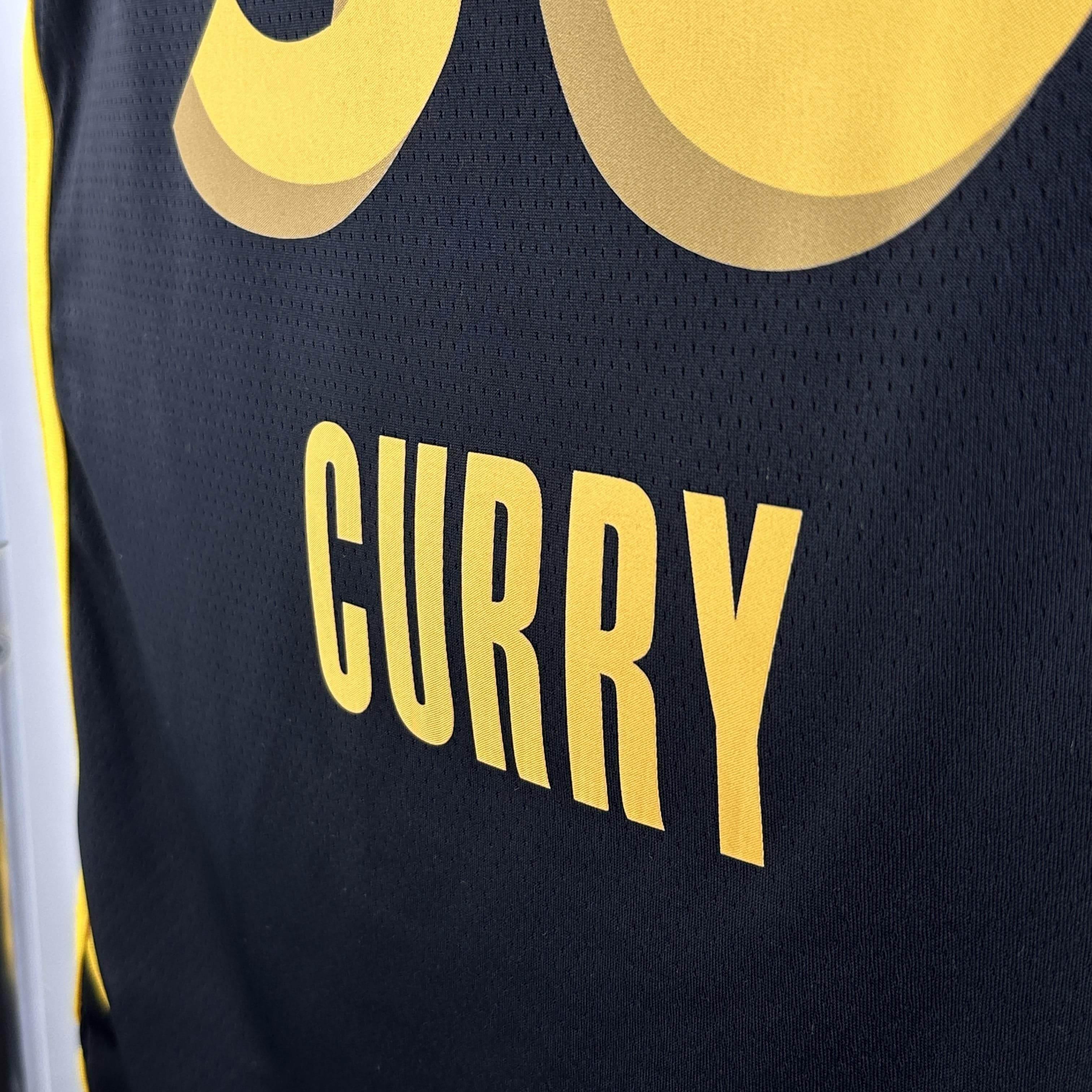 CAMISETA WARRIORS SEASON 24 HOMBRE EDICIÓN CURRY (NBA) - ZonaCamisetas
