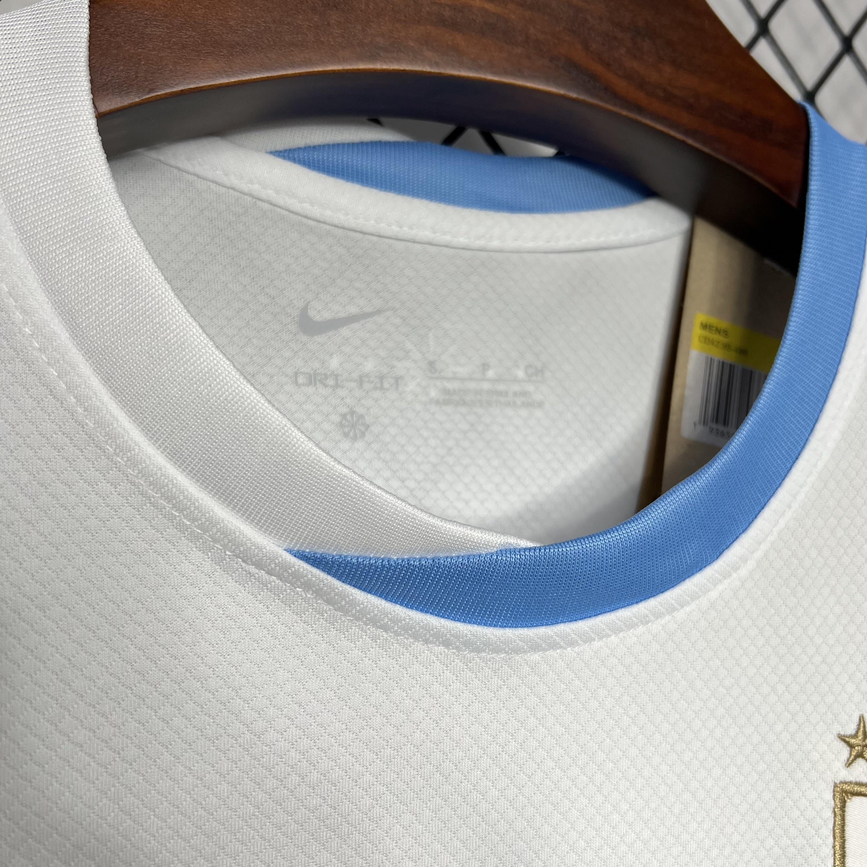CAMISETA URUGUAY lI 2024 HOMBRE (VERSIÓN FAN)