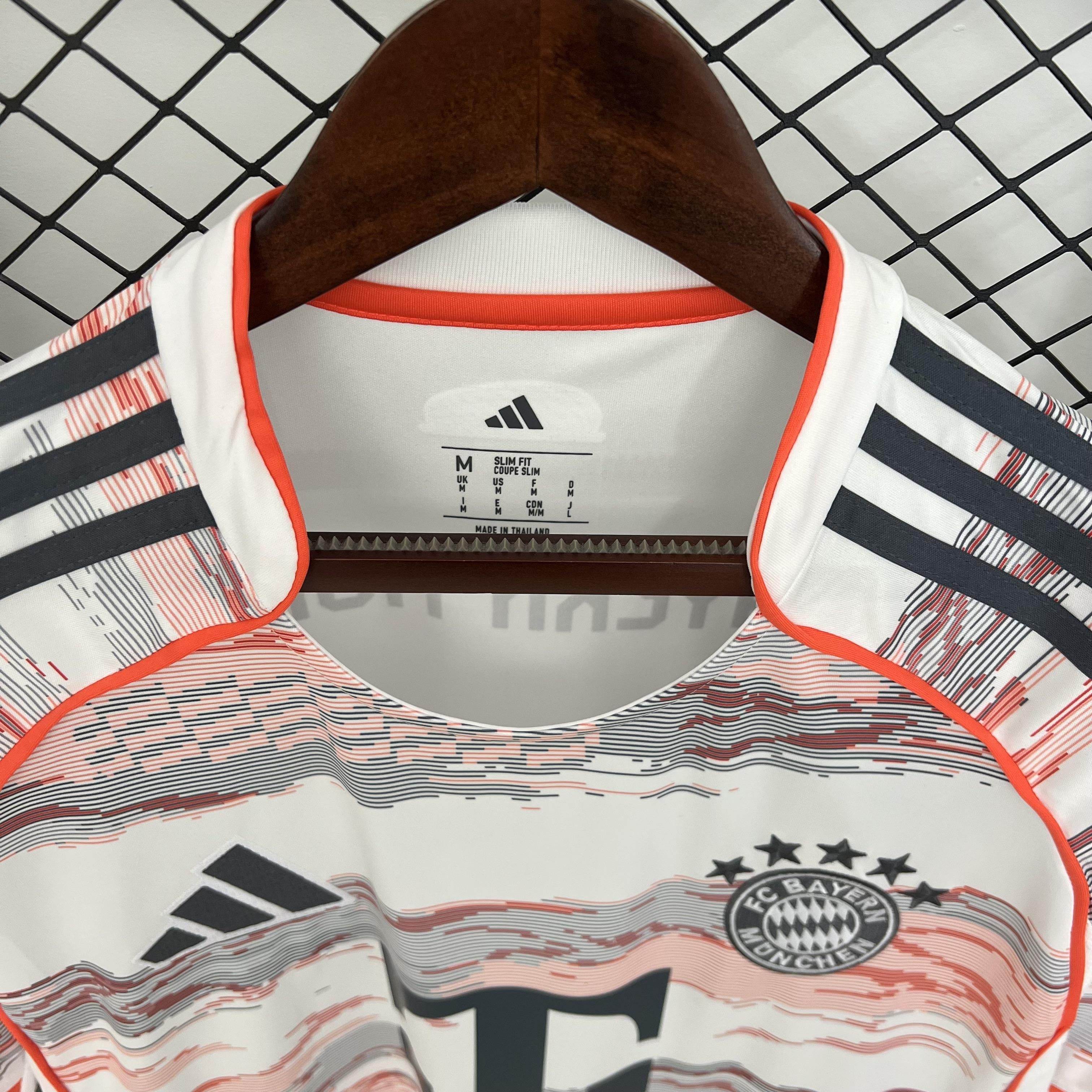 CAMISETA BAYERN MUNICH II 25/26 HOMBRE (VERSIÓN FAN) - ZonaCamisetas