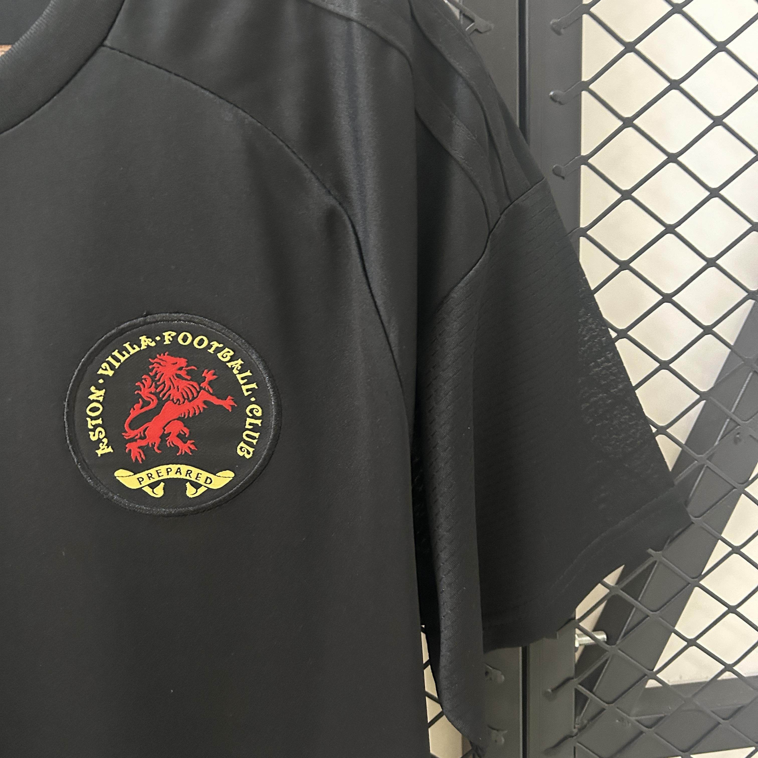 CAMISETA ASTON VILLA I 25/26 125th HOMBRE (VERSIÓN FAN) - ZonaCamisetas