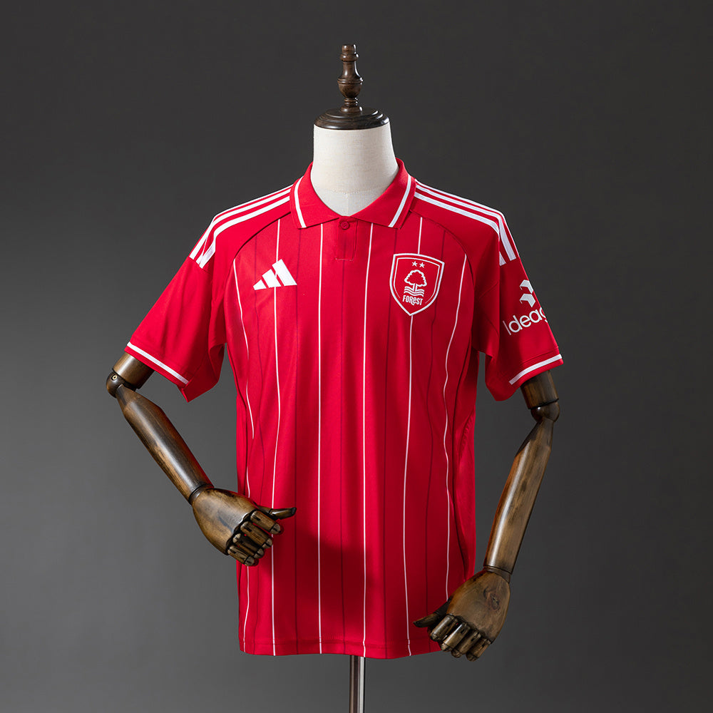 CAMISETA NOTTINGHAM FOREST POLO l 25/26 HOMBRE (VERSIÓN FAN)