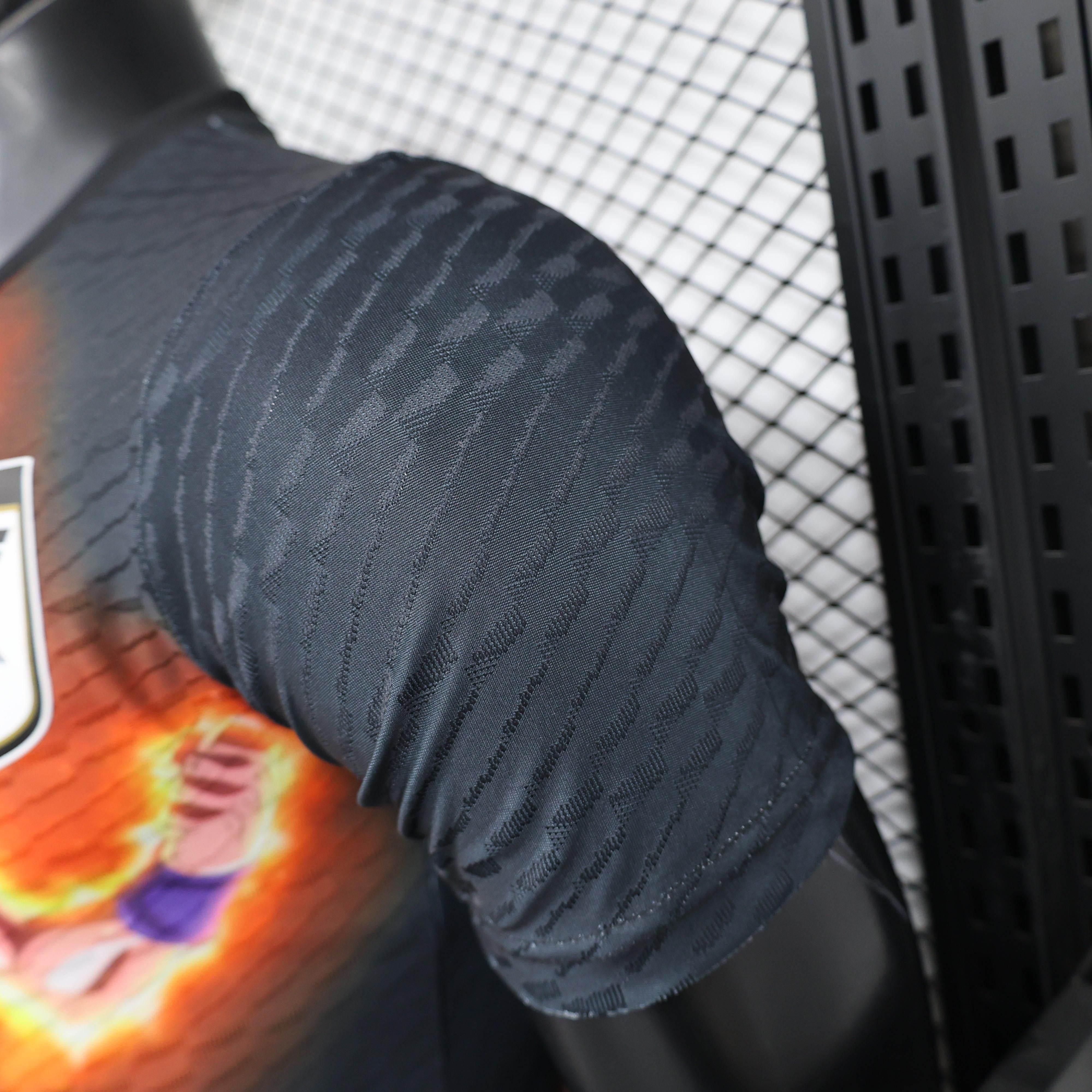 CAMISETA JAPÓN ESPECIAL GOKU I 24/25 HOMBRE (VERSIÓN JUGADOR) - ZonaCamisetas