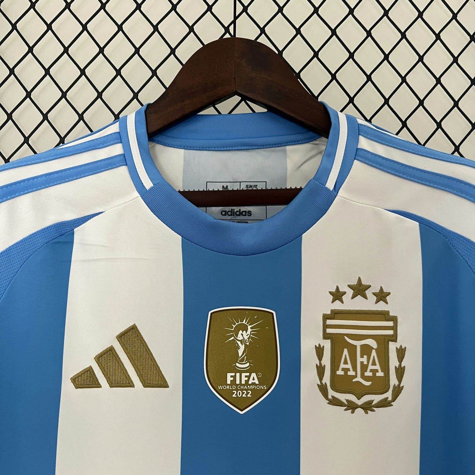 CAMISETA ARGENTINA I COPA AMÉRICA 2024 HOMBRE (VERSIÓN FAN) - ZonaCamisetas