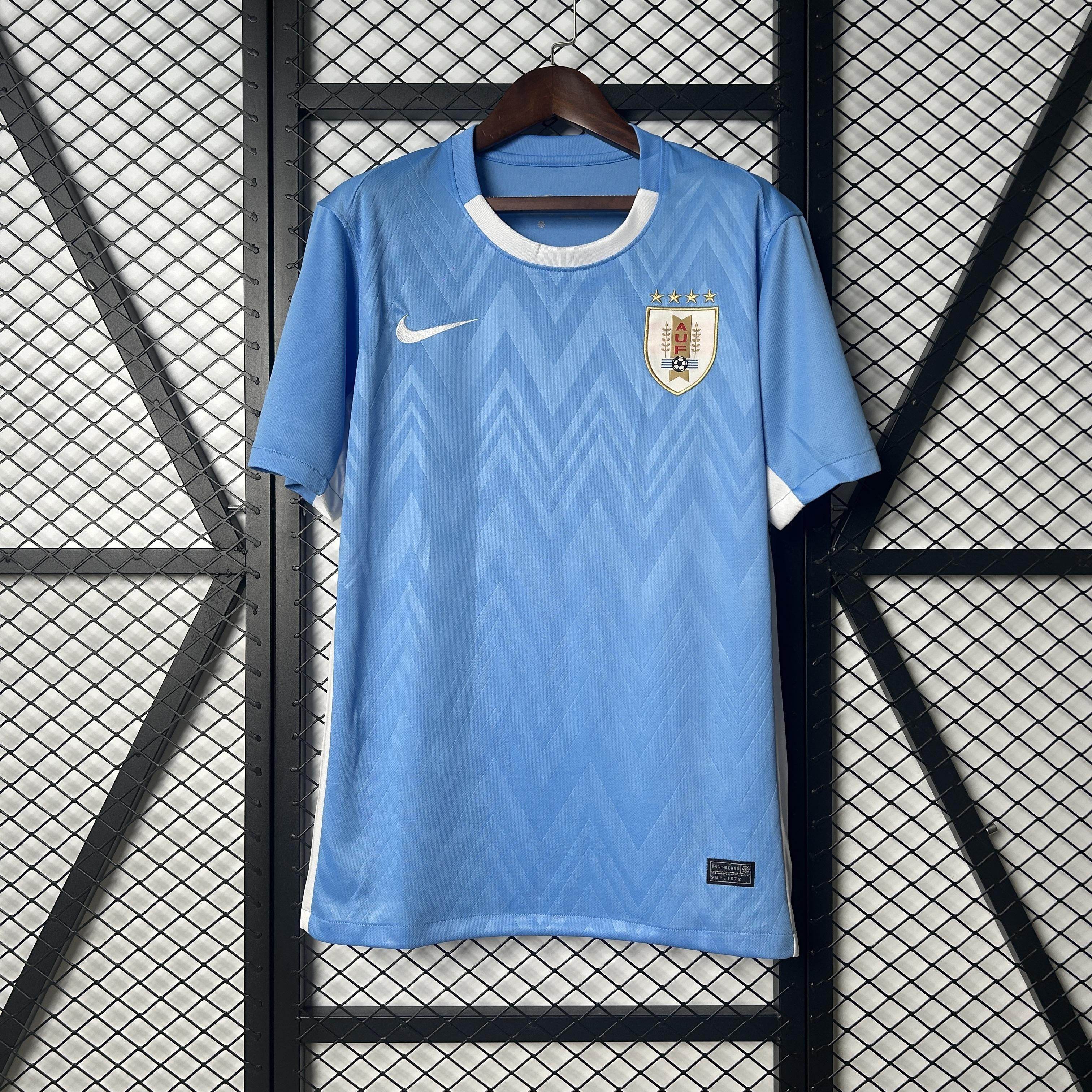 CAMISETA URUGUAY I 2025 HOMBRE (VERSIÓN FAN) - ZonaCamisetas