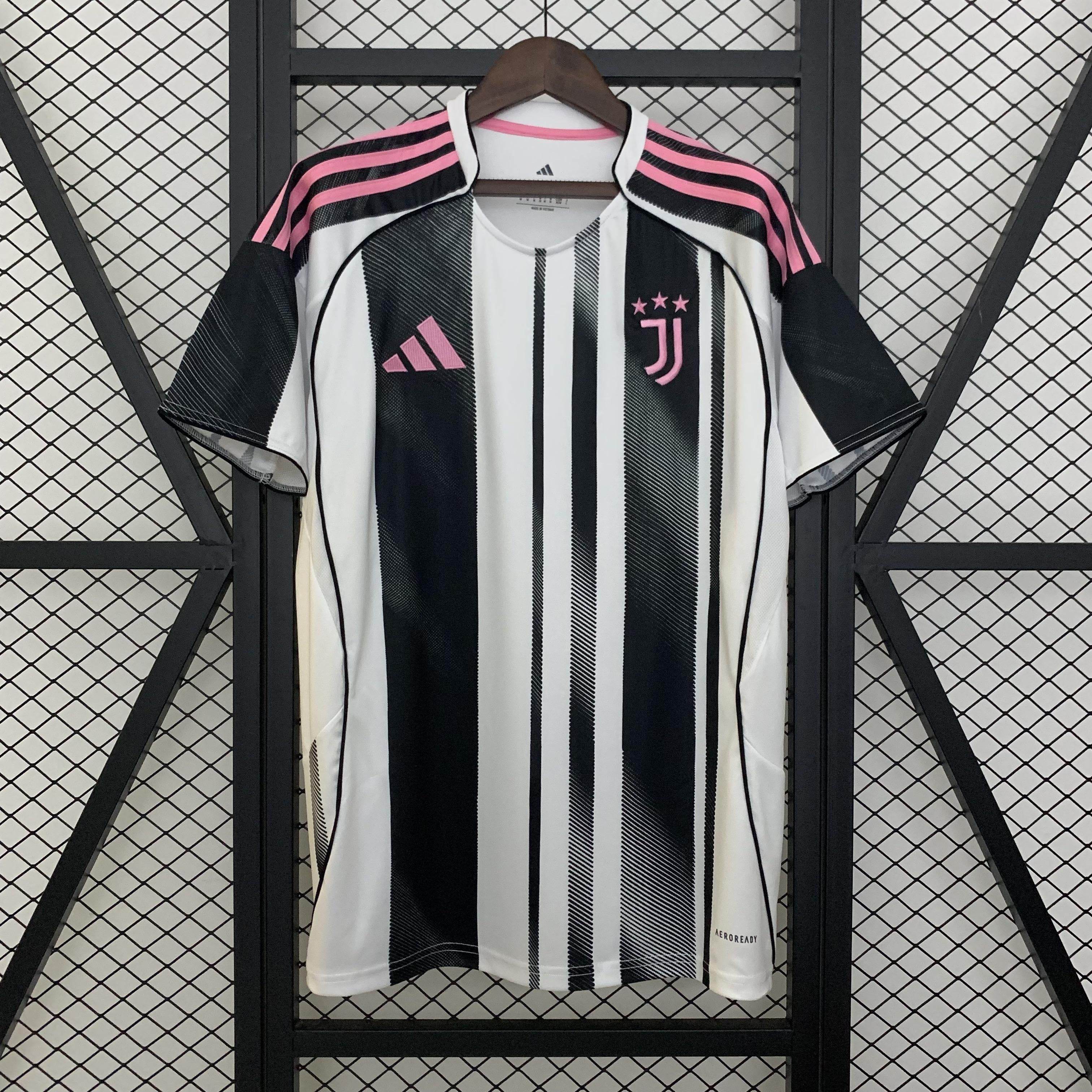 CAMISETA JUVENTUS I 25/26 HOMBRE (VERSIÓN FAN) - ZonaCamisetas