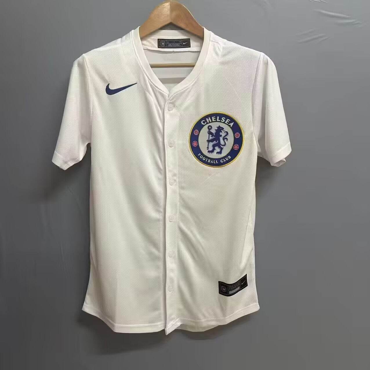 CAMISETA CHELSEA EDICIÓN MLB (VERSIÓN FAN) - ZonaCamisetas
