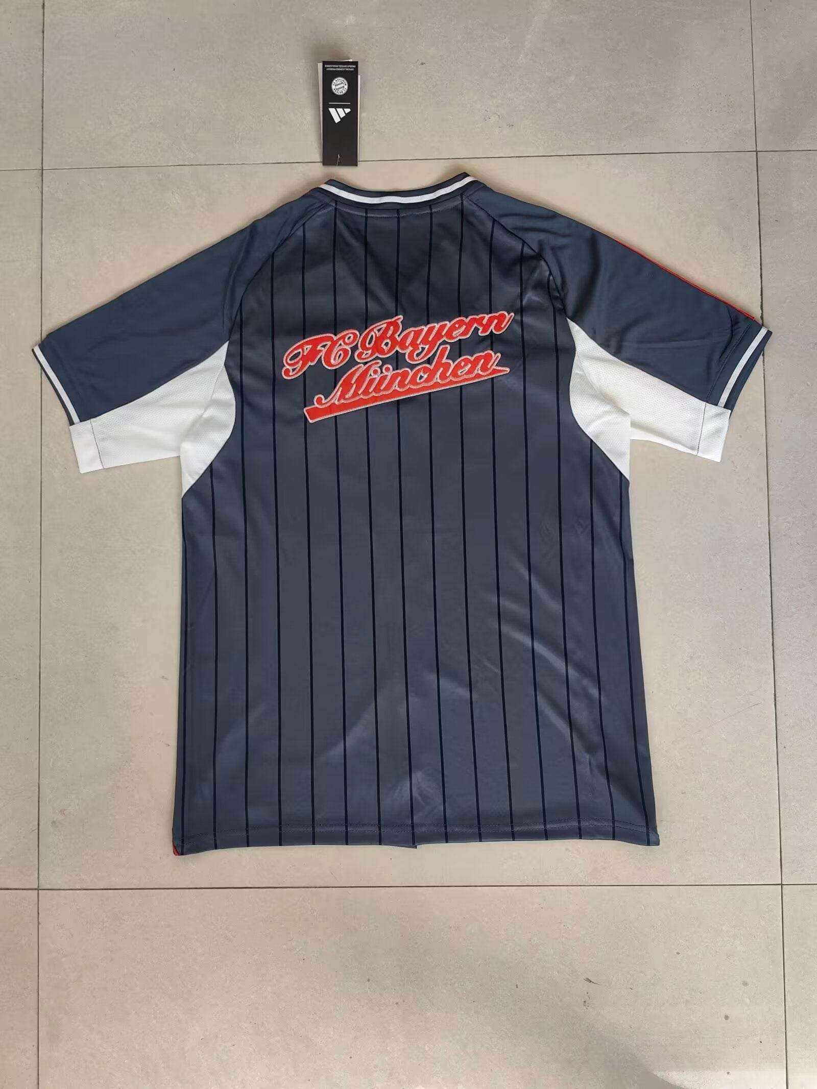 CAMISETA BAYERN MUNICH EDICIÓN MLB (VERSIÓN FAN) - ZonaCamisetas