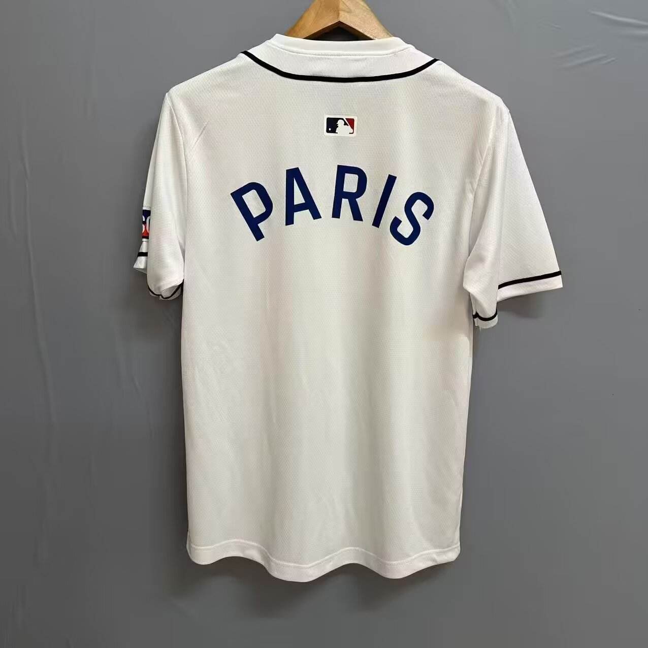CAMISETA PSG EDICIÓN MLB (VERSIÓN FAN) - ZonaCamisetas