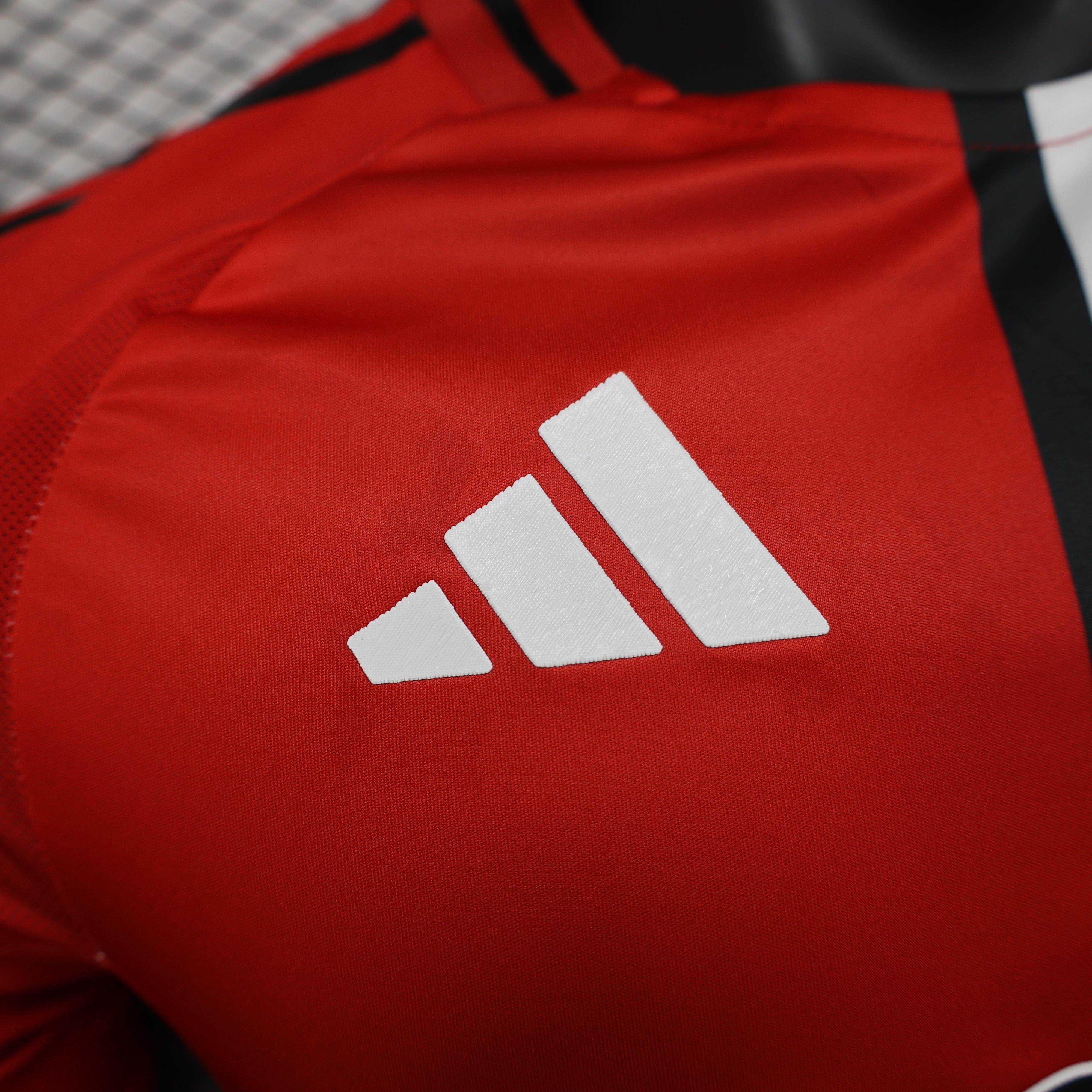 CAMISETA RIVER PLATE l 25/26 HOMBRE (VERSIÓN JUGADOR) - ZonaCamisetas