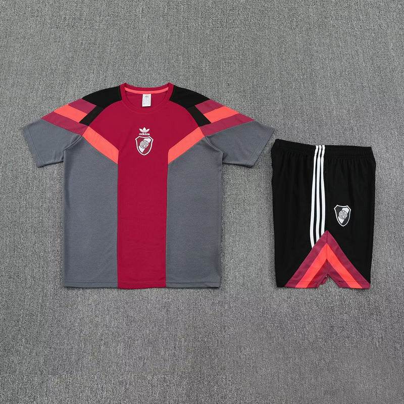 CONJUNTO CORTO RIVER PLATE ENTRENAMIENTO II 25/26 HOMBRE - ZonaCamisetas
