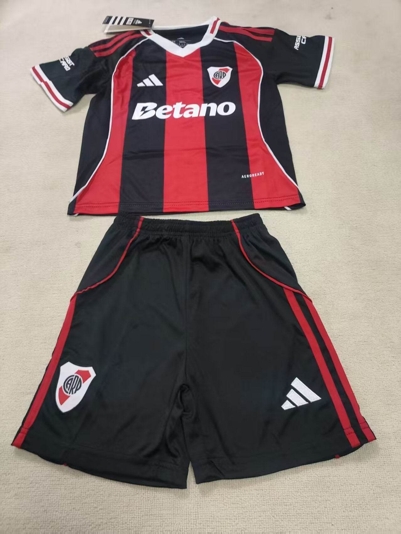 CAMISETA RIVER PLATE l 25/26 CONJUNTO INFANTIL - ZonaCamisetas