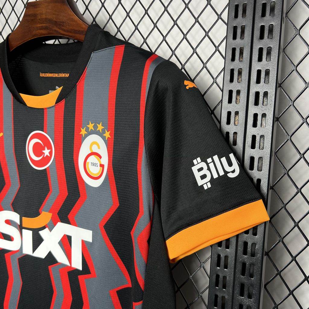 CAMISETA GALATASARAY lIl 24/25 HOMBRE (VERSIÓN FAN) - ZonaCamisetas
