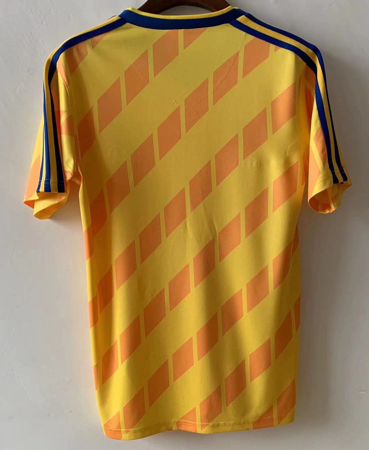 ZonaCamisetas SWEDEN l 1988 HOMBRE (RETRO) La Pelota Mundo SUECIA SVERIGE SWEDEN