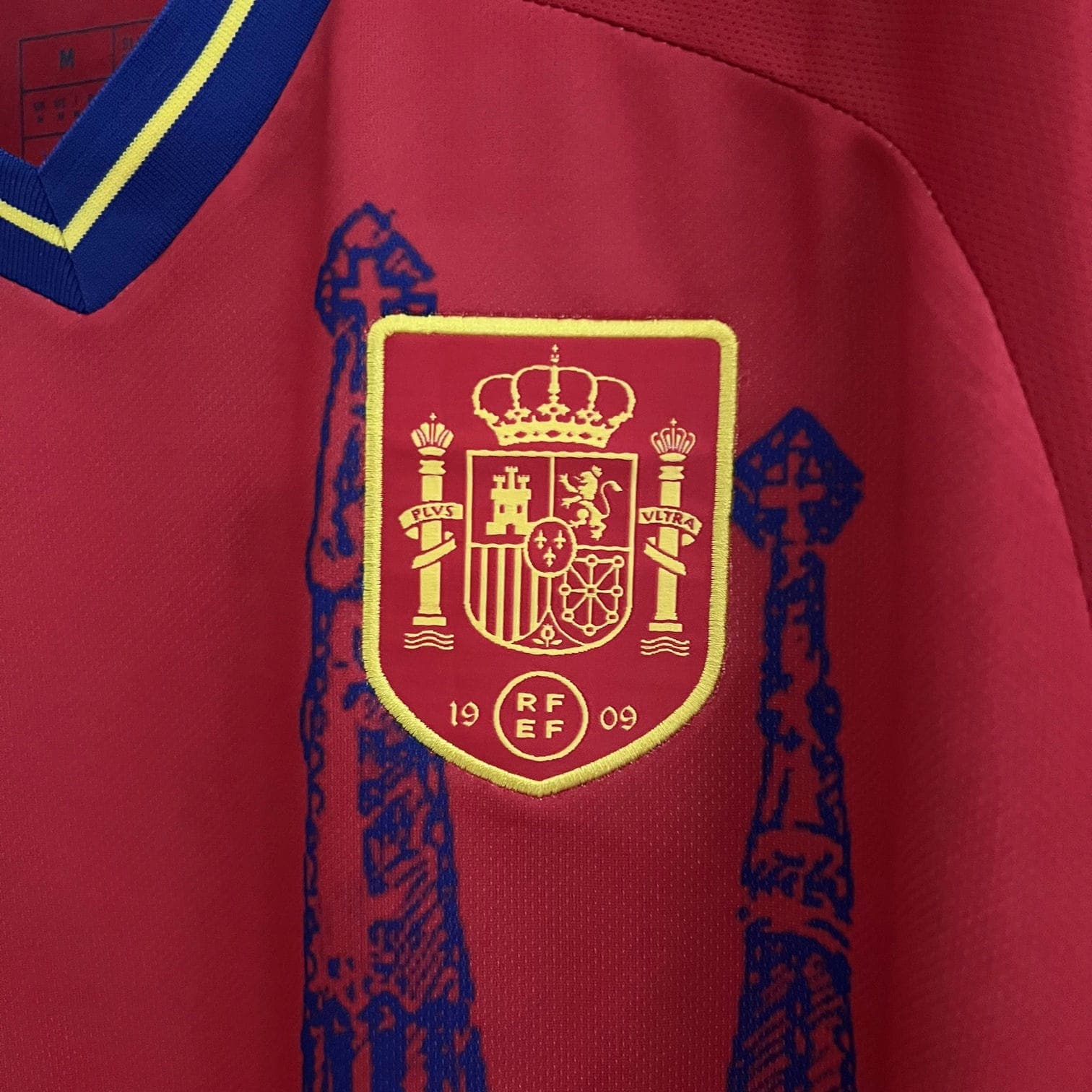 CAMISETA ESPAÑA ESPECIAL I 23/24 HOMBRE (VERSIÓN FAN)