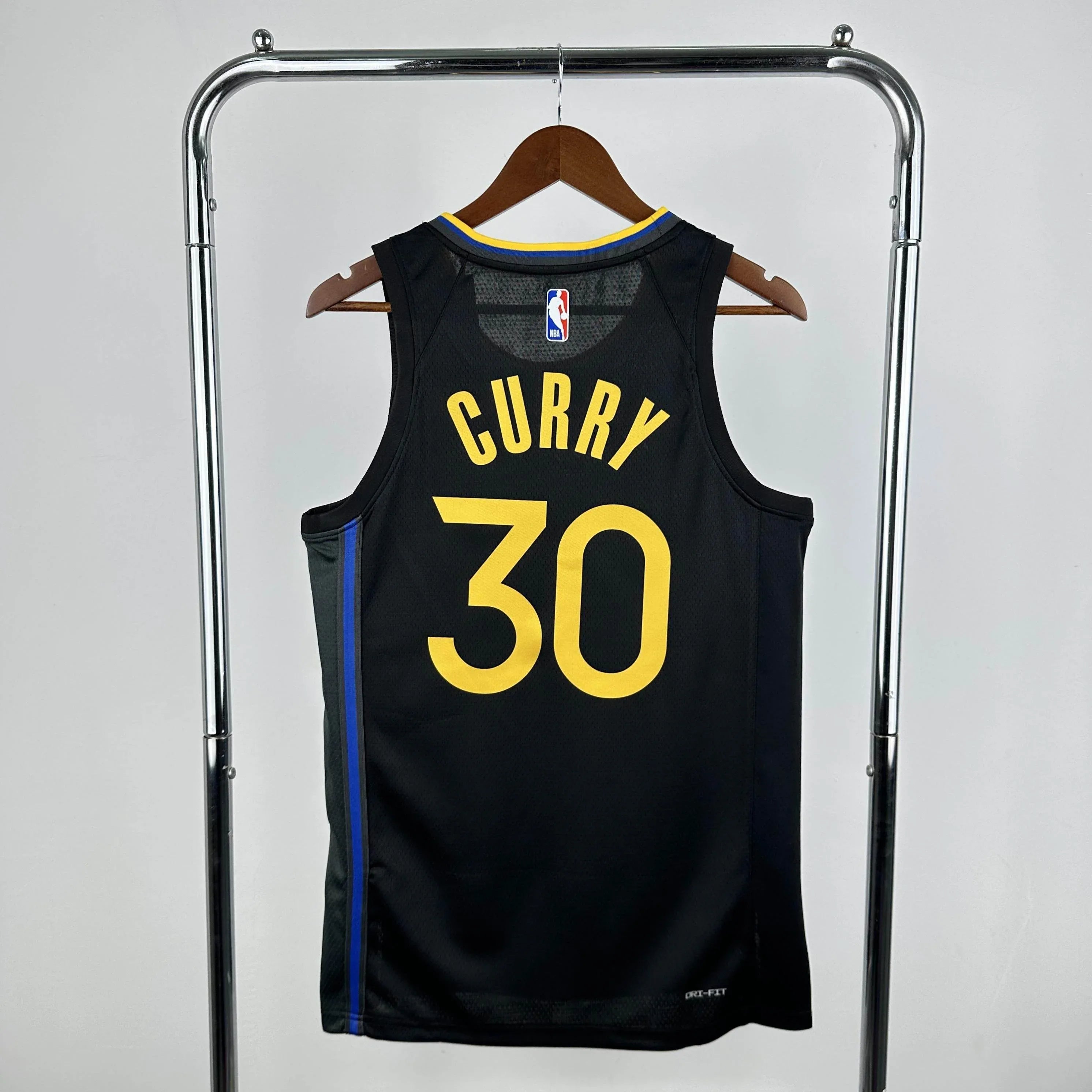 CAMISETA WARRIORS SEASON 25 HOMBRE EDICIÓN CURRY (NBA) - ZonaCamisetas