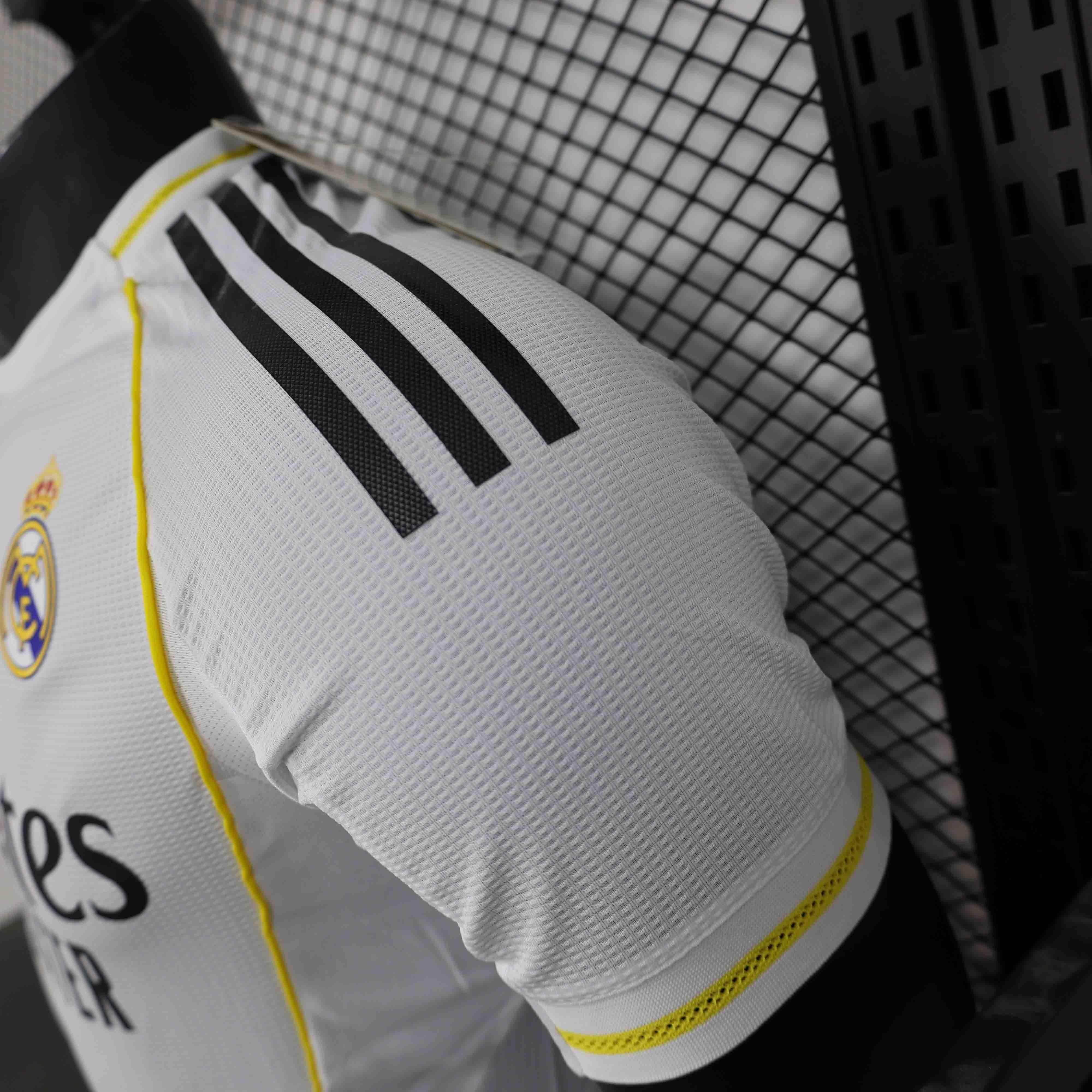 CAMISETA REAL MADRID l 25/26 (VERSIÓN JUGADOR) - ZonaCamisetas