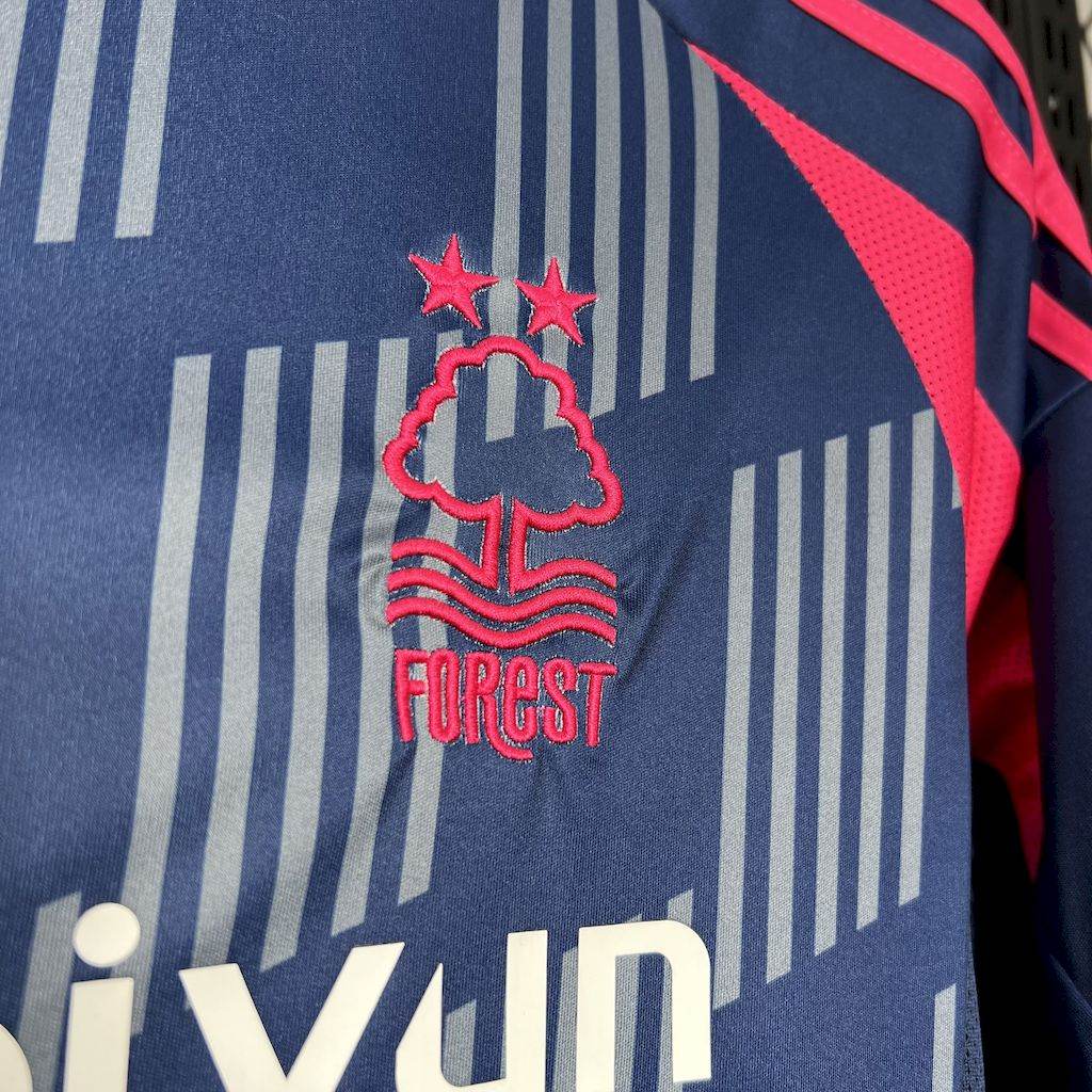 CAMISETA NOTTINGHAM FOREST Il 24/25 HOMBRE (VERSIÓN FAN) - ZonaCamisetas