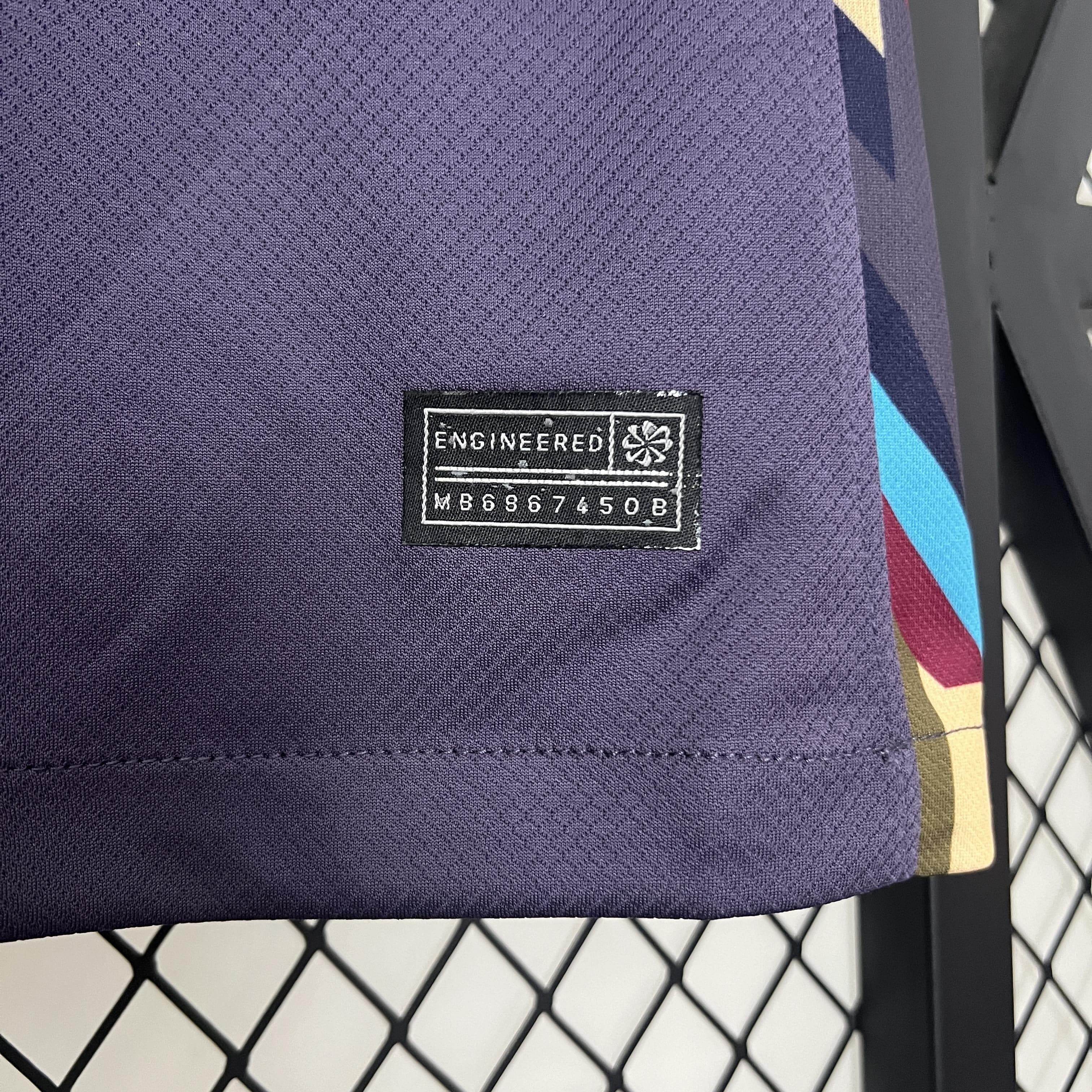 CAMISETA INGLATERRA lI EURO 2024 MUJER (VERSIÓN FAN) - ZonaCamisetas