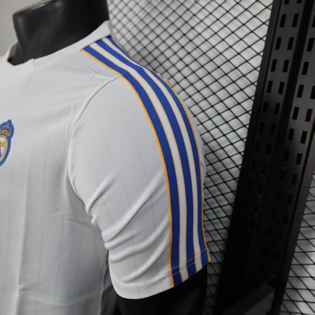 CAMISETA REAL MADRID ICON 25/26 (VERSIÓN JUGADOR)