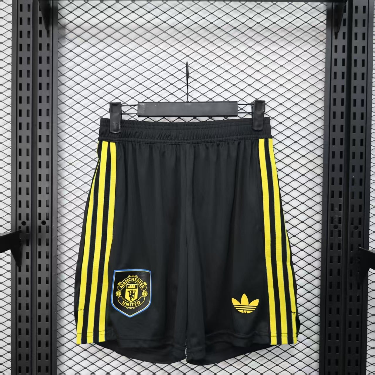 MANCHESTER UNITED SHORT Il 25/26