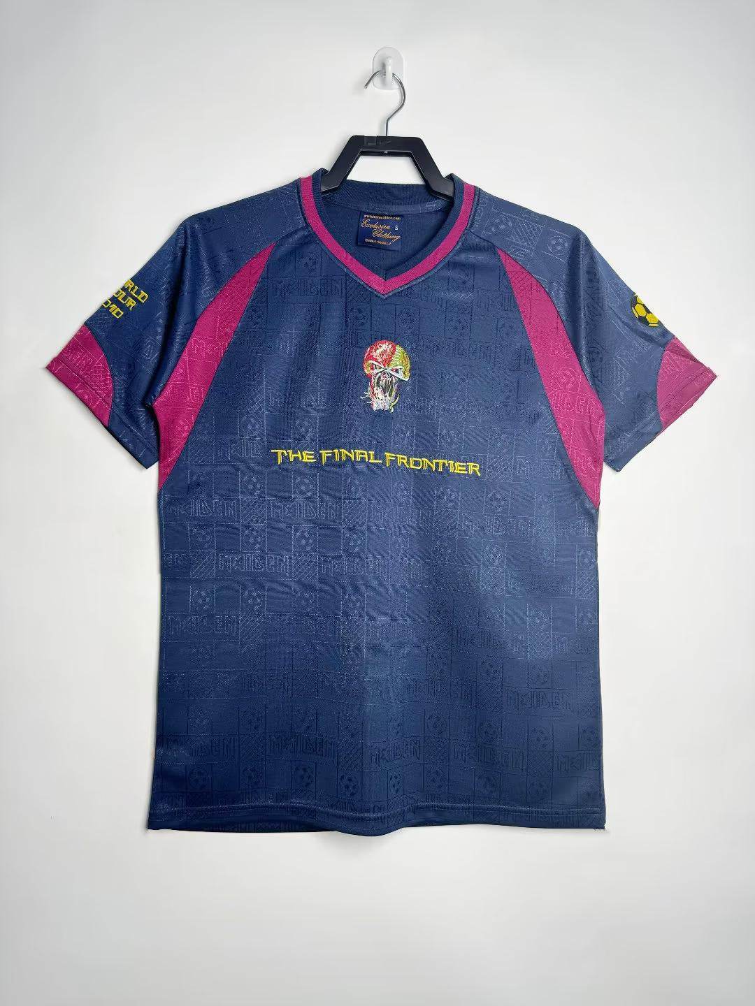 CAMISETA WEST HAM IRON MAIDEN 2010 HOMBRE (RETRO) - ZonaCamisetas