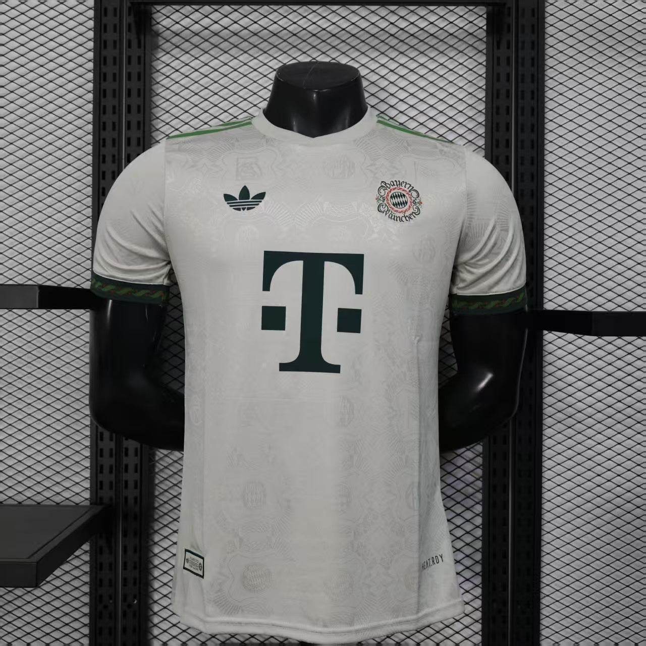 CAMISETA BAYERN MUNICH 25/26 HOMBRE (VERSIÓN JUGADOR) - ZonaCamisetas