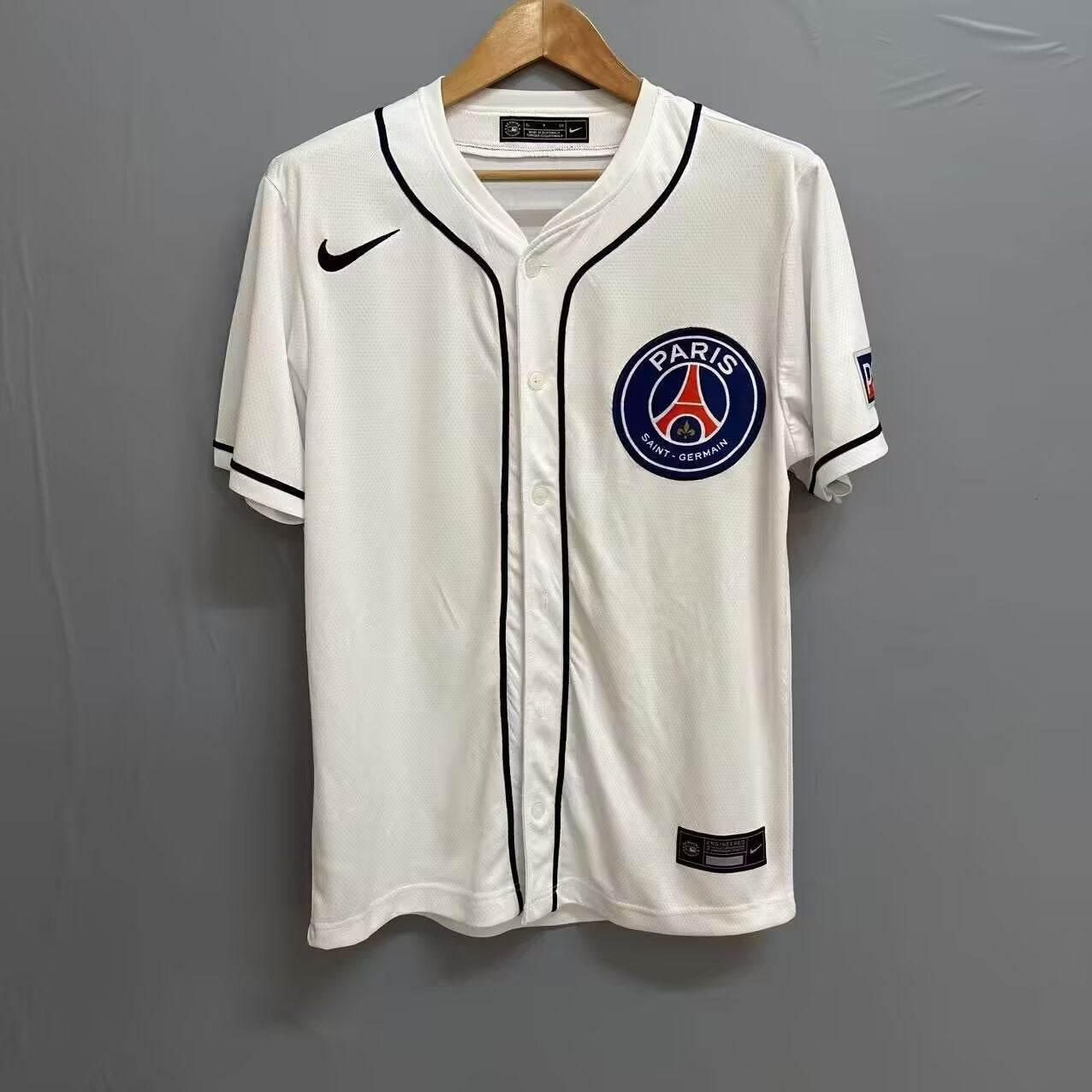 CAMISETA PSG EDICIÓN MLB (VERSIÓN FAN) - ZonaCamisetas