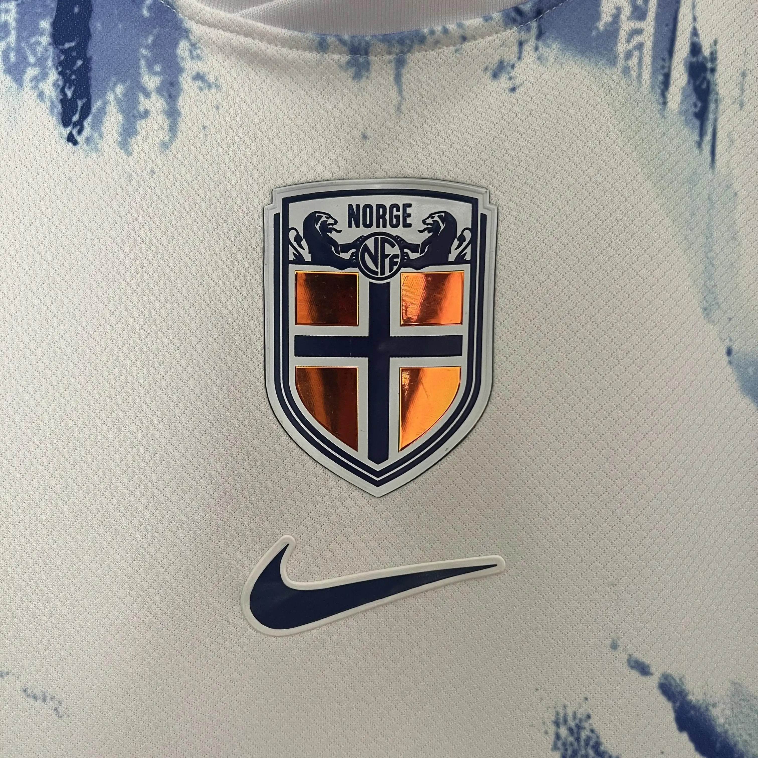 CAMISETA NORWAY ll 2024 HOMBRE (VERSIÓN FAN) - ZonaCamisetas