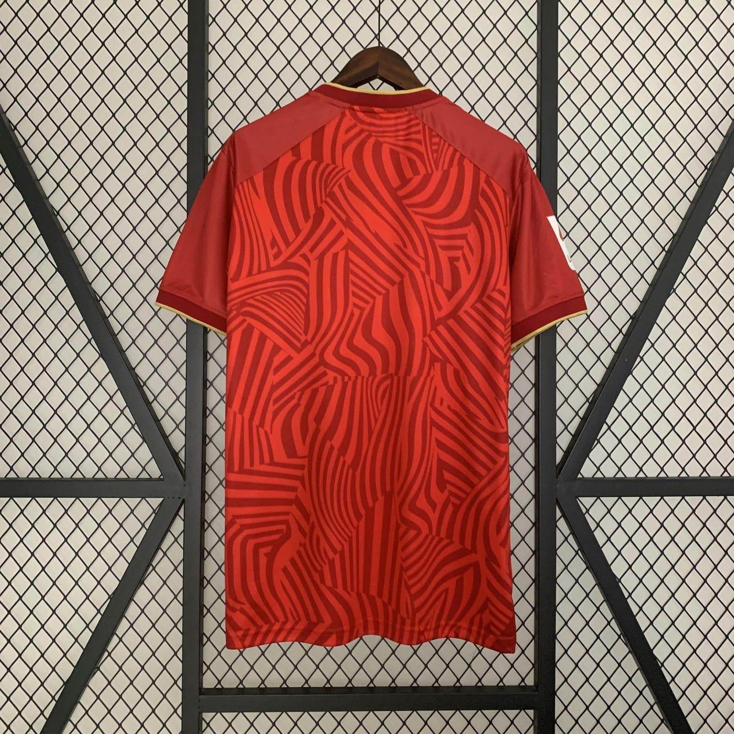 CAMISETA SEVILLA I 23/24 HOMBRE (VERSIÓN FAN) - ZonaCamisetas