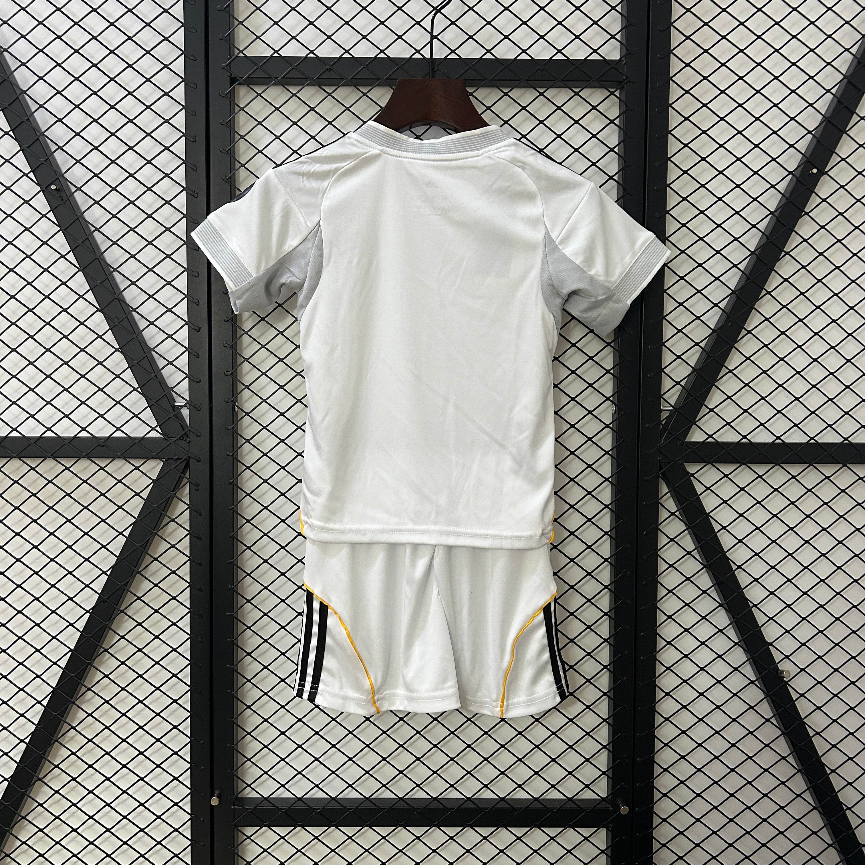 CAMISETA REAL MADRID l 25/26 CONJUNTO INFANTIL - ZonaCamisetas