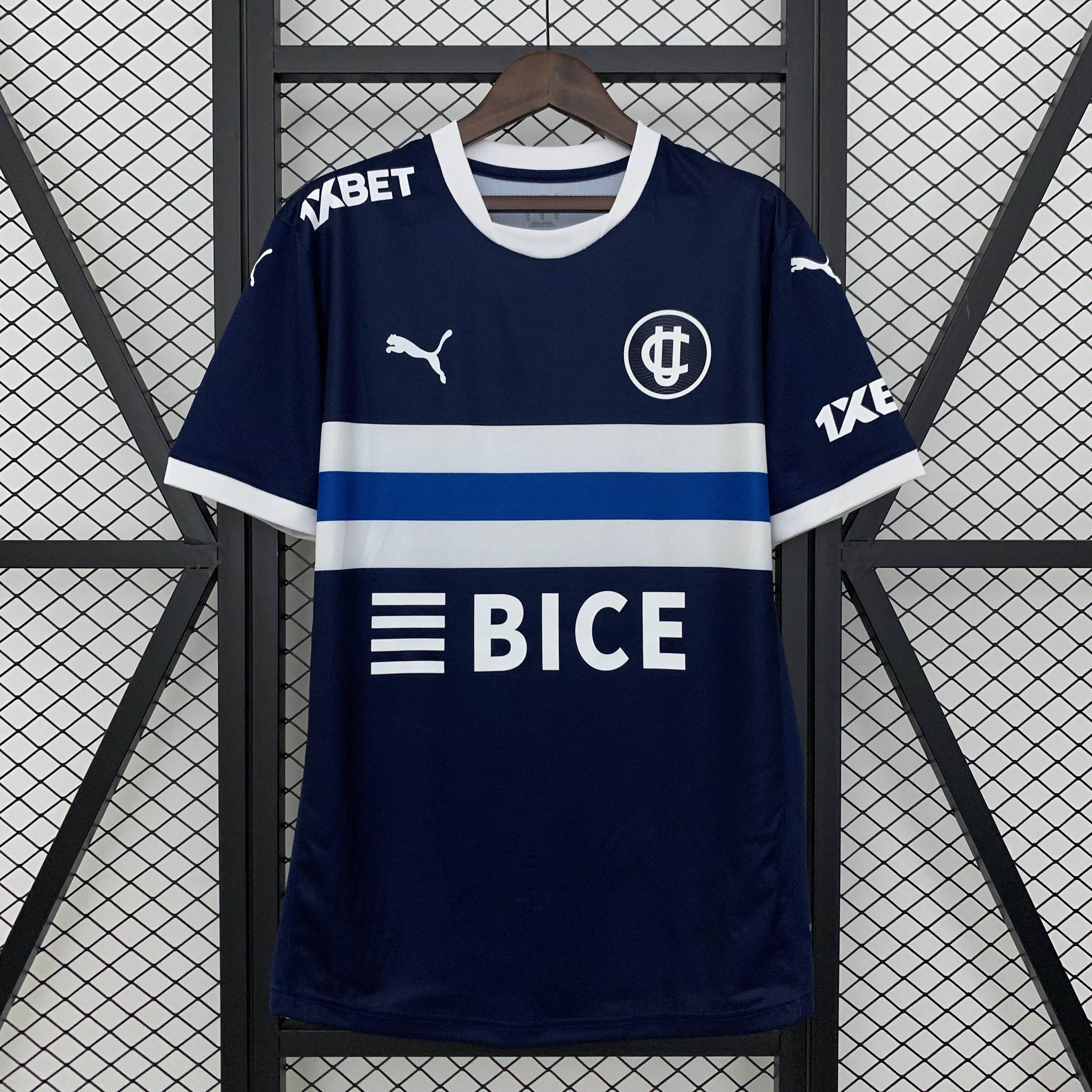 CAMISETA UNIVERSIDAD CATÓLICA Il 25/26 HOMBRE (VERSIÓN FAN) - ZonaCamisetas