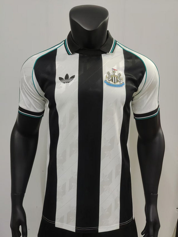 CAMISETA NEWCASTLE I 24/25 HOMBRE (VERSIÓN JUGADOR)