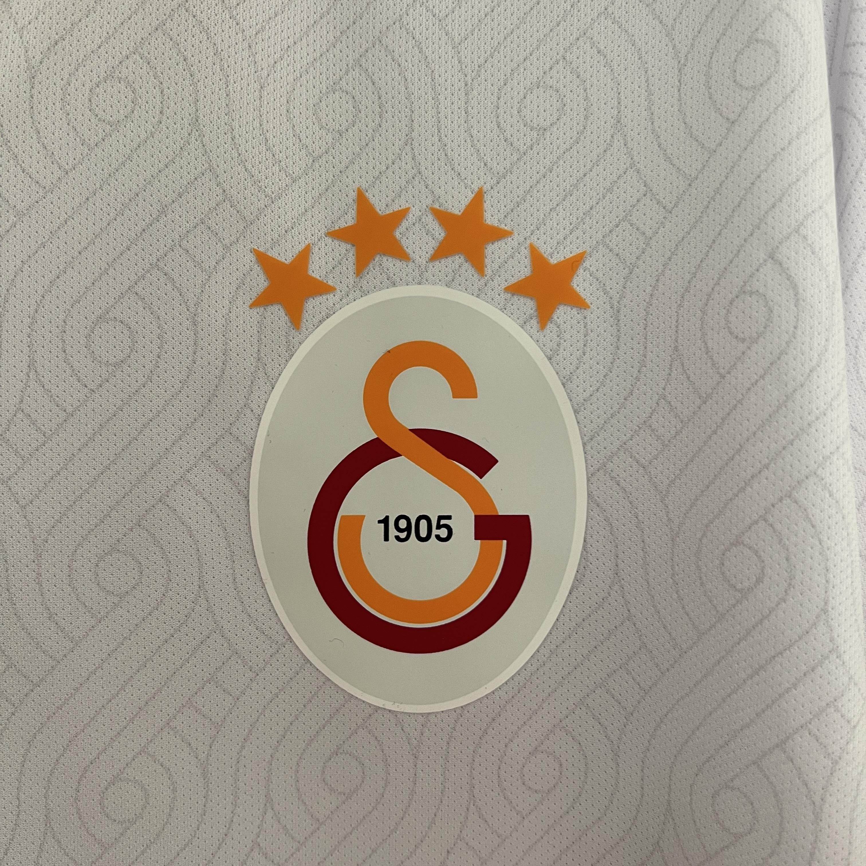 CAMISETA GALATASARAY Il 24/25 HOMBRE (VERSIÓN FAN) - ZonaCamisetas