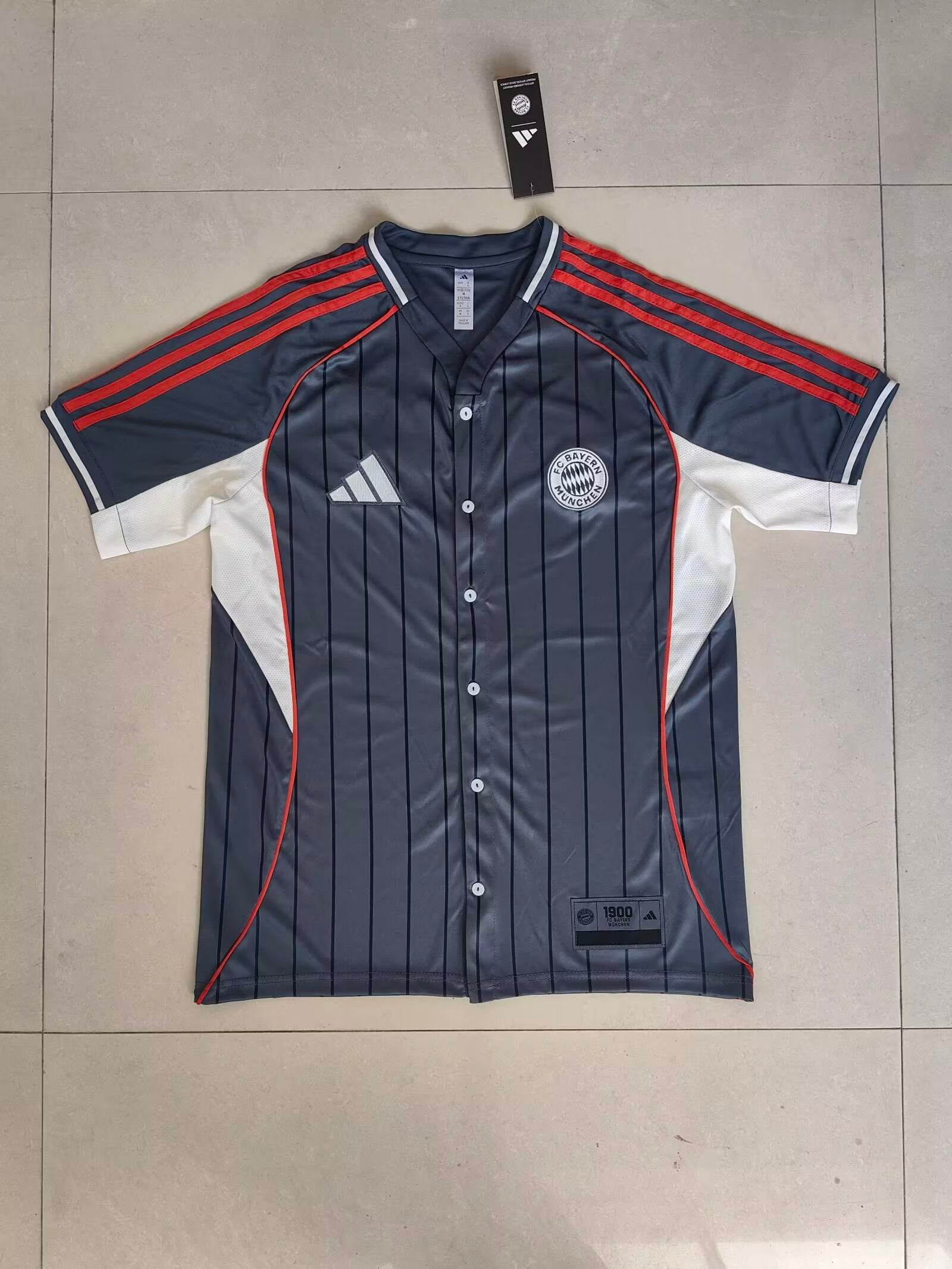 CAMISETA BAYERN MUNICH EDICIÓN MLB (VERSIÓN FAN) - ZonaCamisetas
