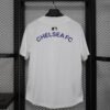 CAMISETA CHELSEA EDICIÓN MLB (VERSIÓN FAN) - Zona Camisetas