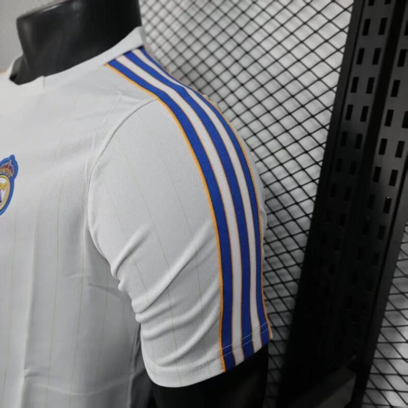 004_f2825508-e1d9-448e-bbbc-3fd4563683c9 CAMISETA REAL MADRID ICON 25/26 (VERSIÓN JUGADOR) - Zona Camisetas