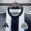 CAMISETA NEWCASTLE l 25/26 HOMBRE (VERSIÓN FAN) - Zona Camisetas